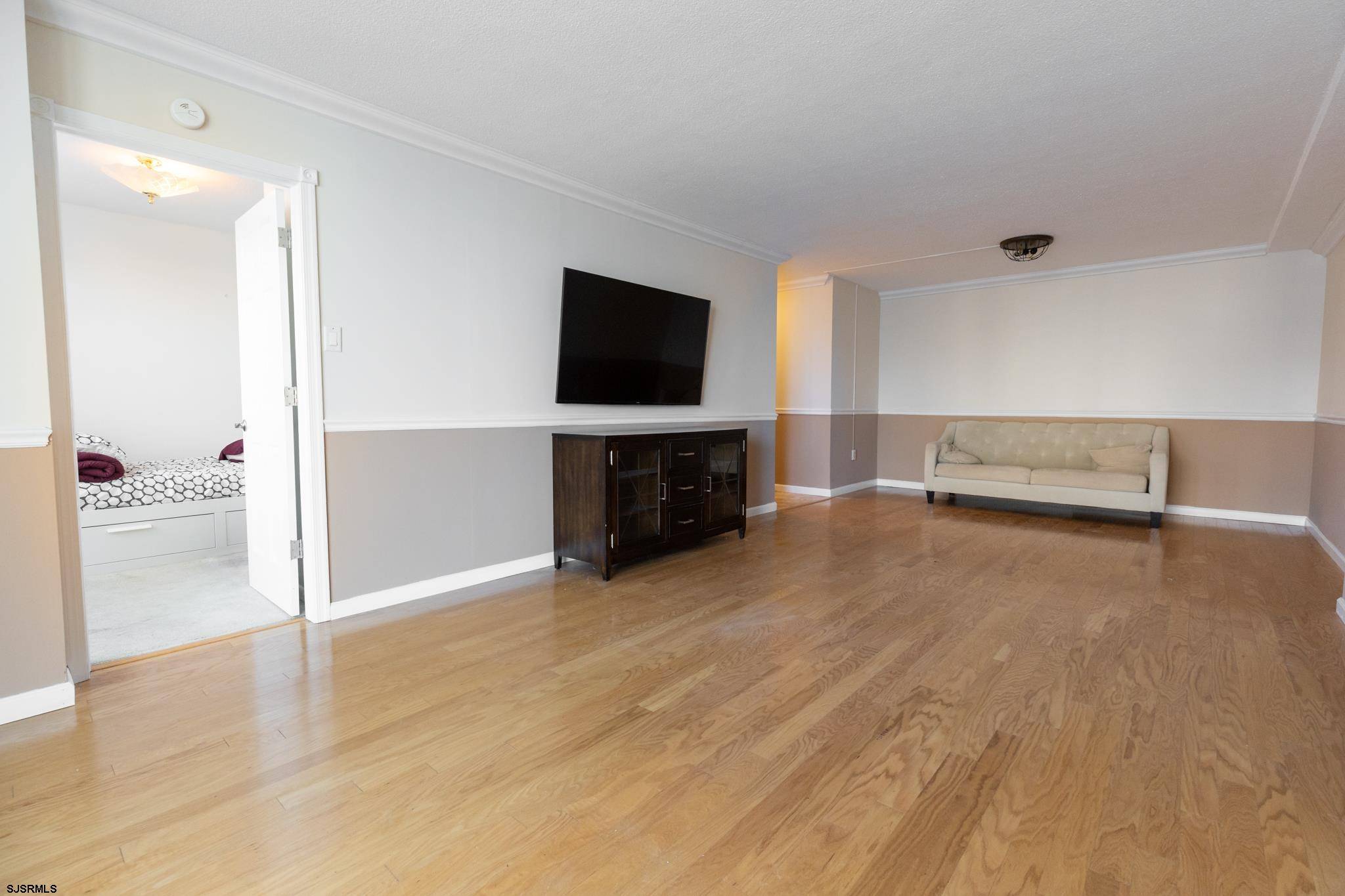 Ventnor, NJ 08406,4800 Boardwalk #210