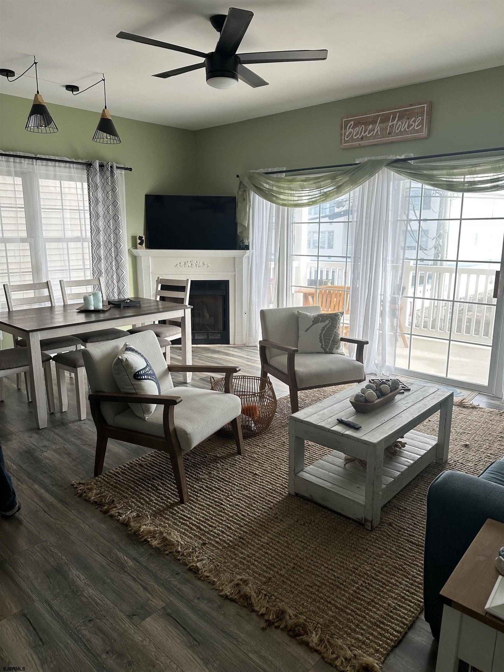 West Wildwood, NJ 08260,422 W Hand Ave Ave