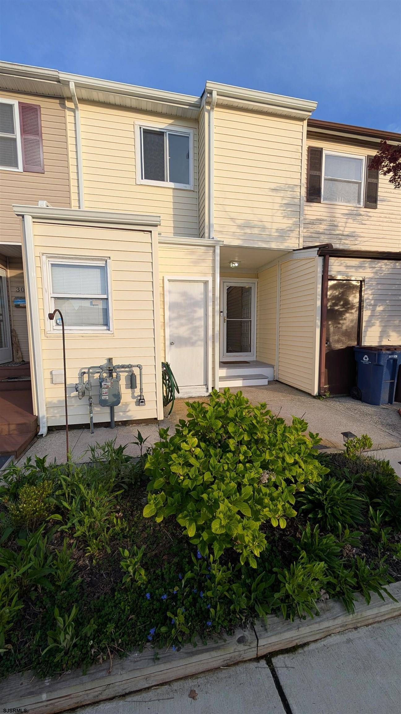 Ventnor, NJ 08406,307 Essex Court - July or August rental