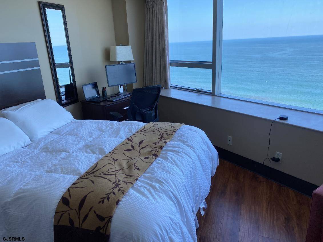 Atlantic City, NJ 08401,1515 Boardwalk #2805