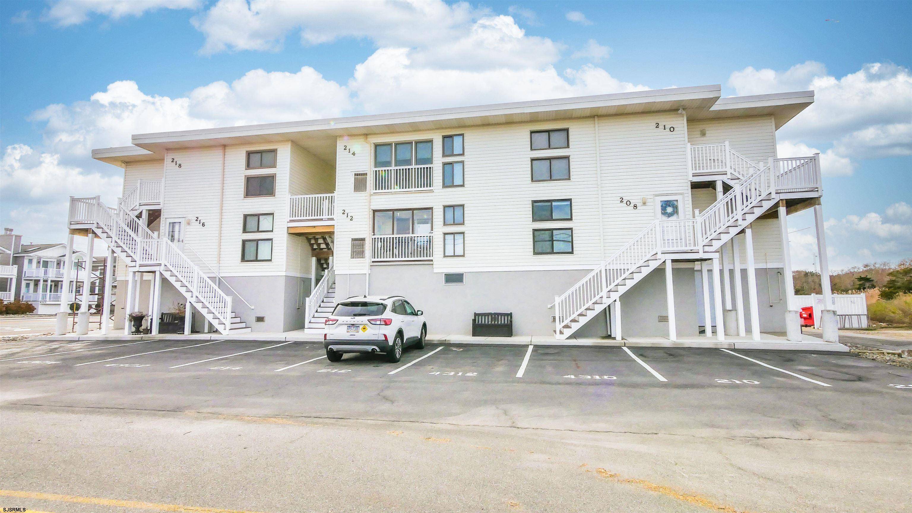 Ocean City, NJ 08226,208 43rd #208