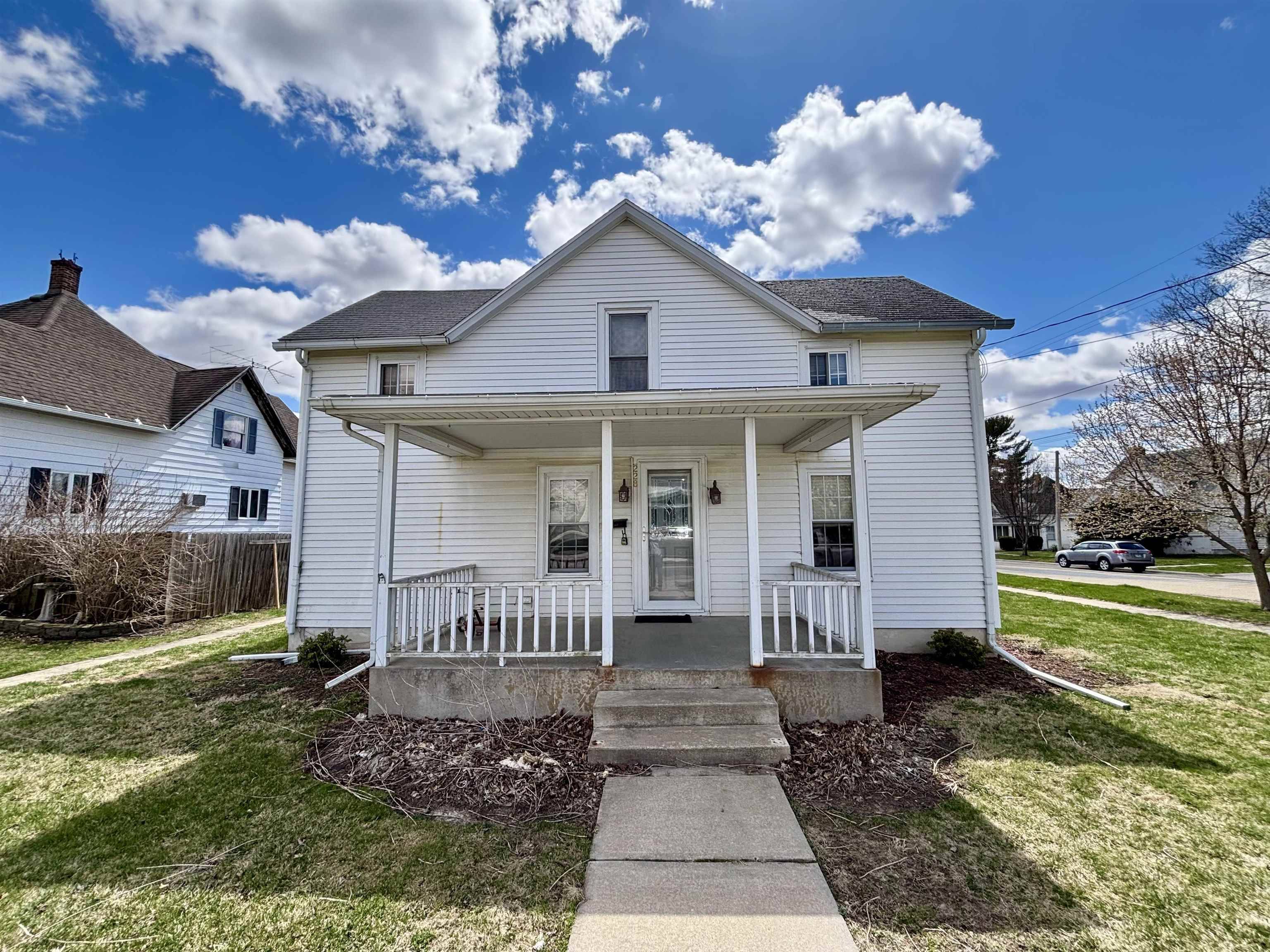 Lanark, IL 61046,228 W Prairie Street