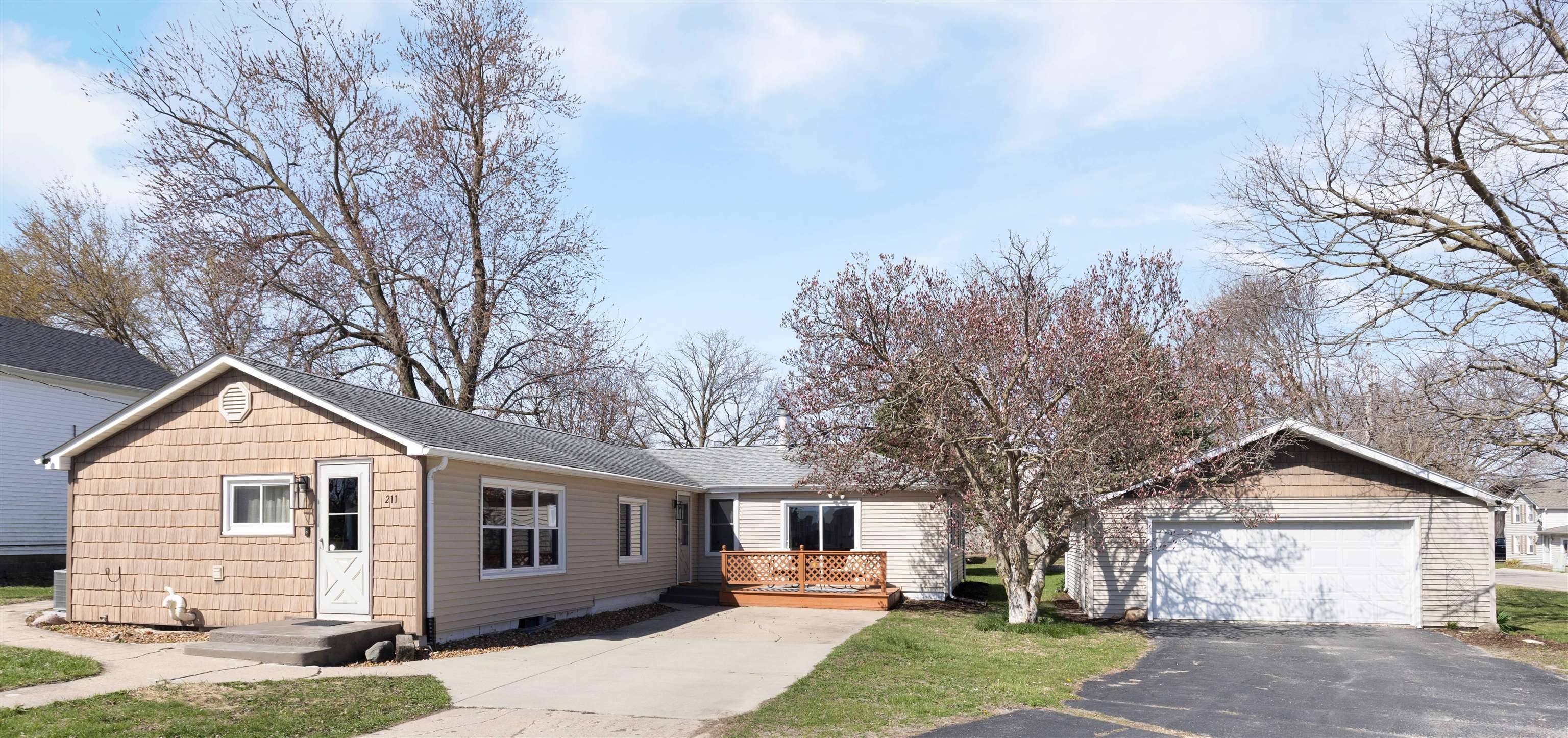 Pecatonica, IL 61063,211 Washington Street