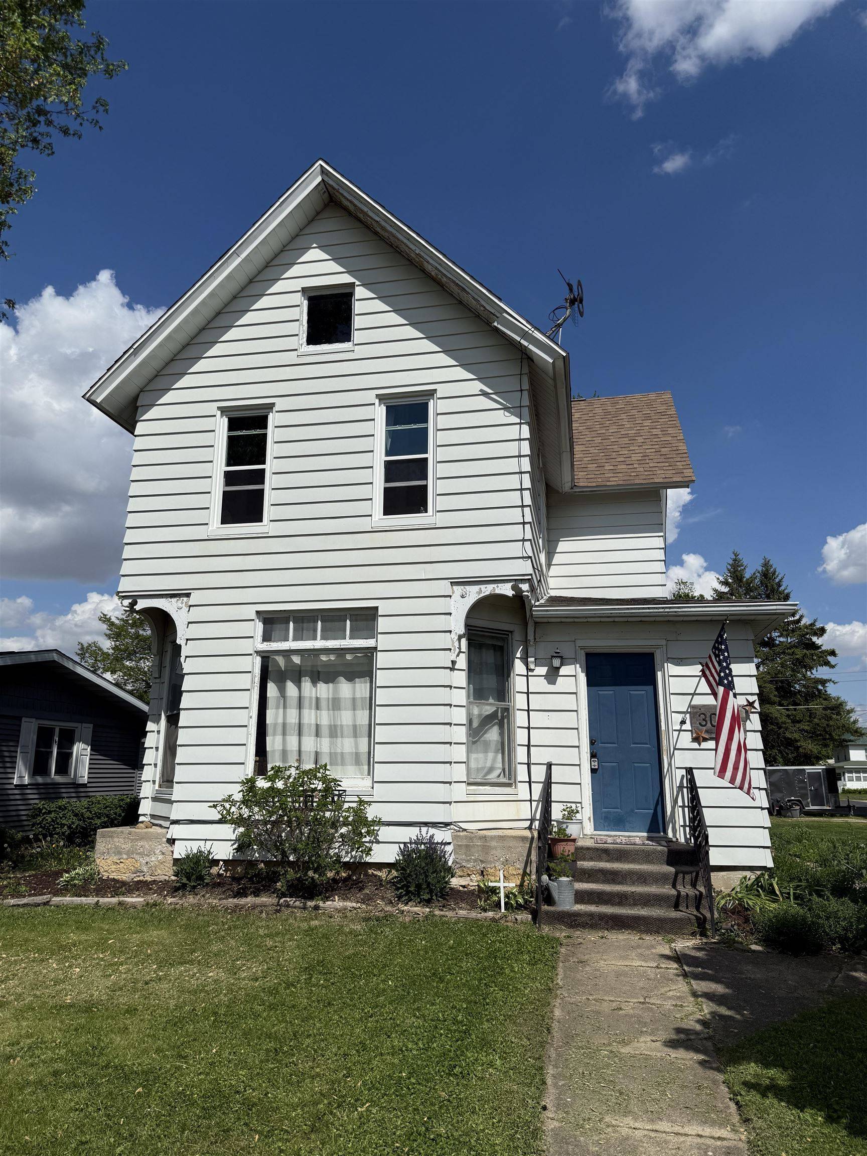 Milledgeville, IL 61051,300 Holcomb Avenue