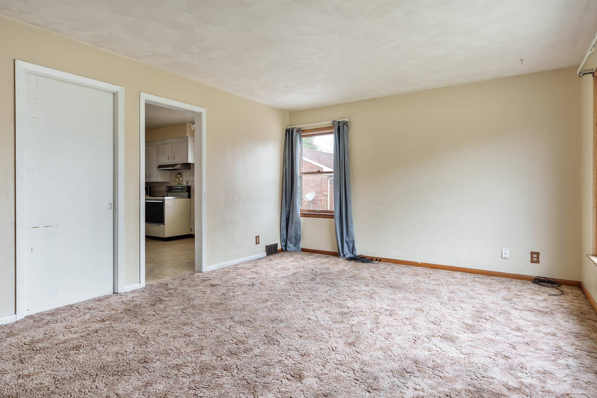 Rockford, IL 61103,2614 N Rockton Avenue