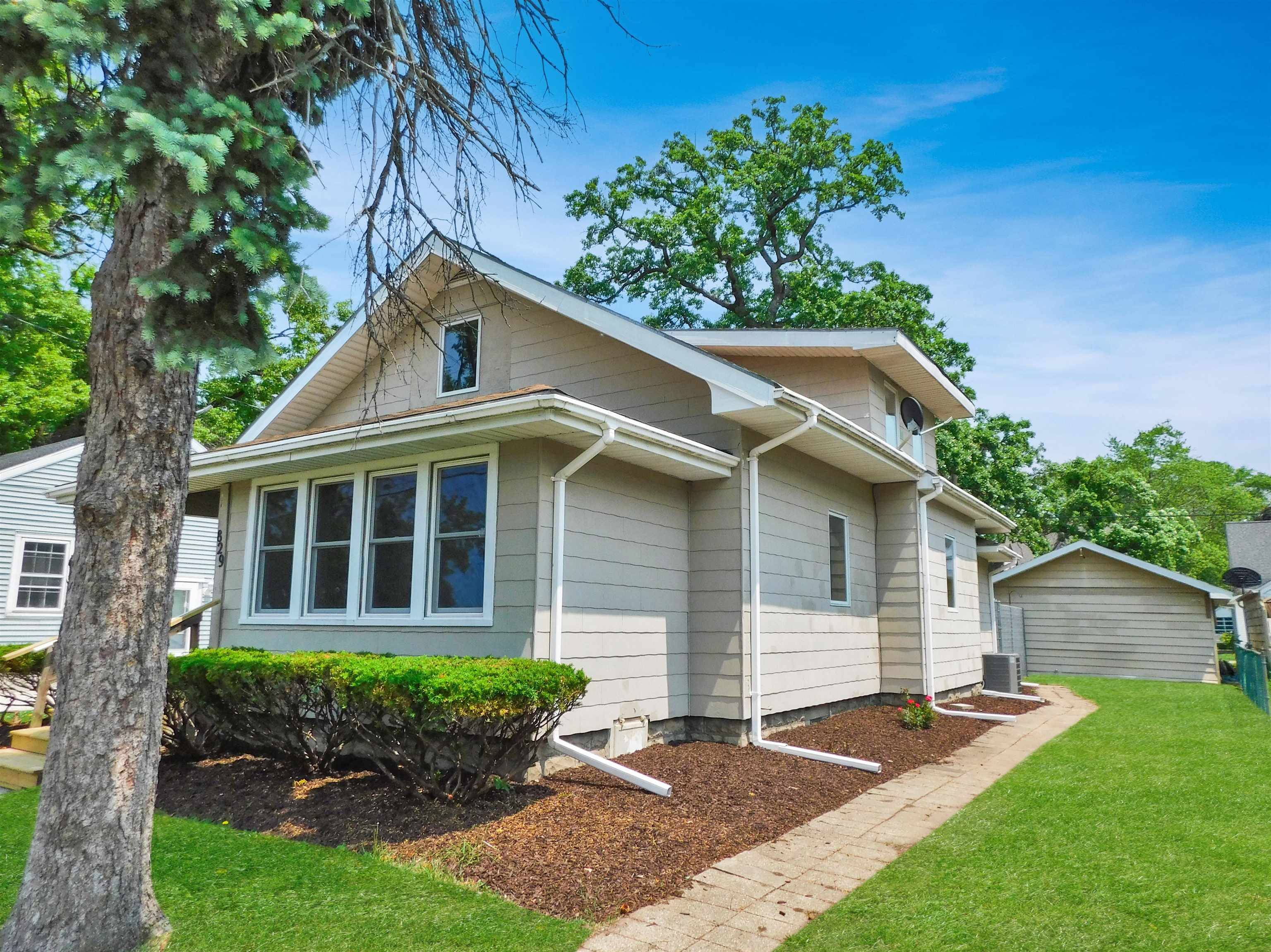 South Beloit, IL 61080,829 Blackhawk Boulevard