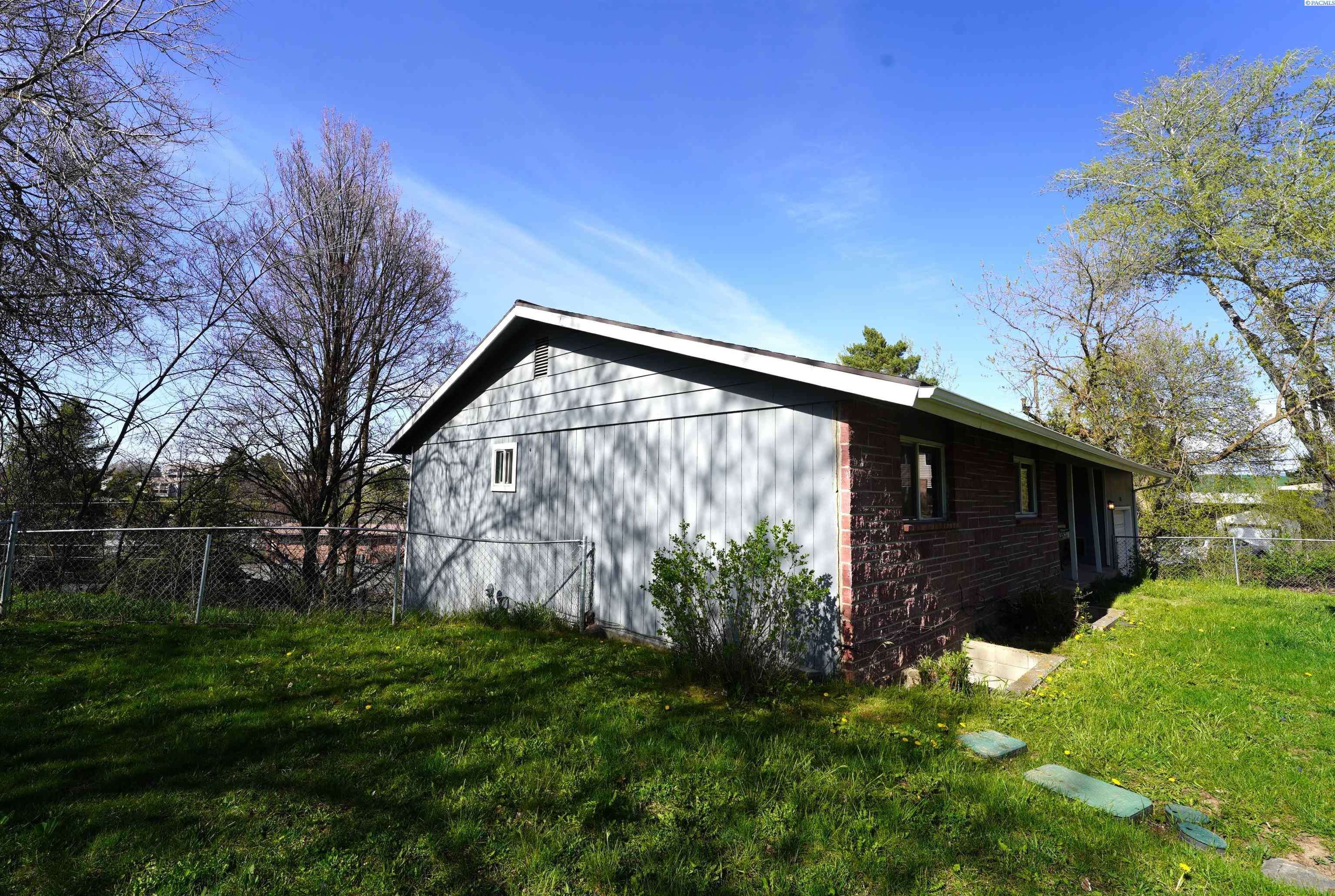 Pullman, WA 99163,1265 NE Hillside Dr