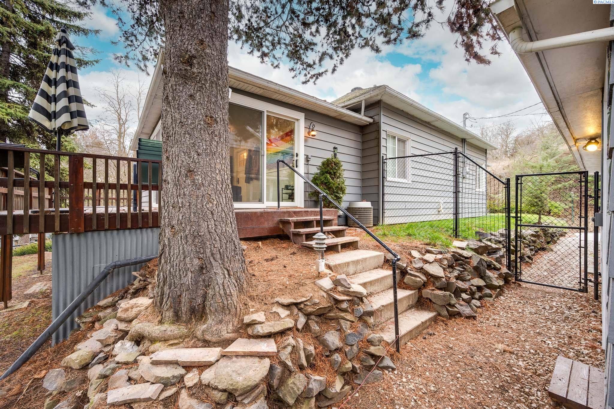 Pullman, WA 99163,315 SE Spring St
