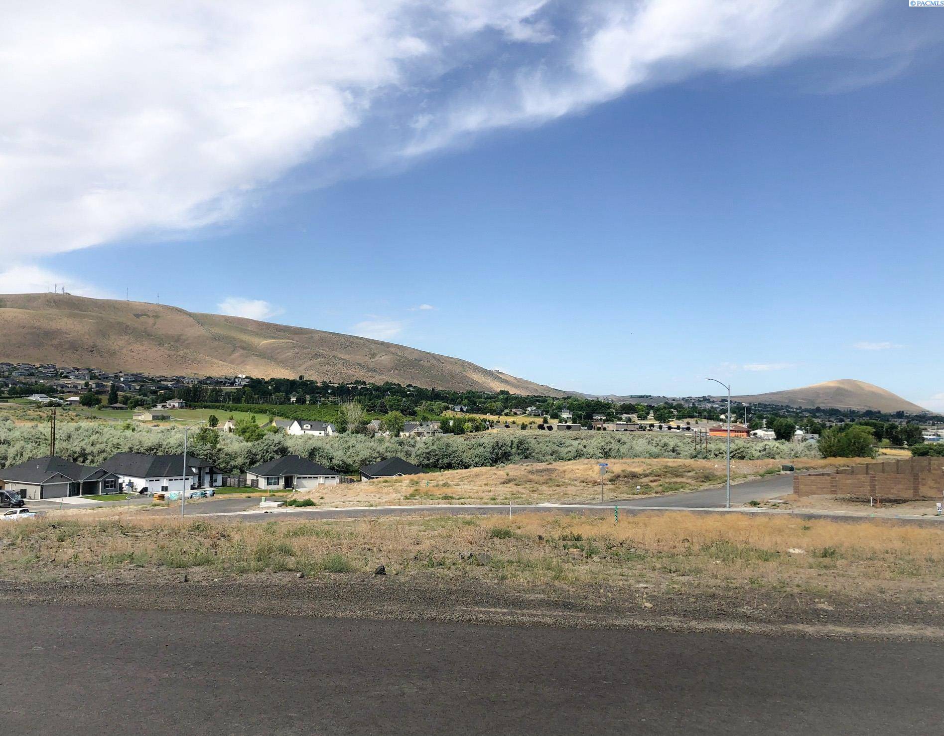 Richland, WA 99352,1013 Sagebluff Lane #lot7