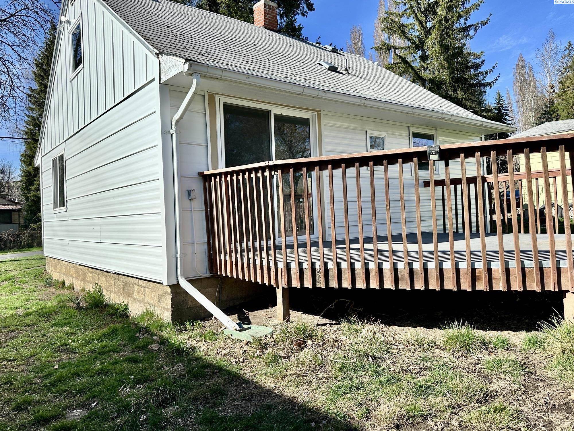 Albion, WA 99102,404 N Main st.