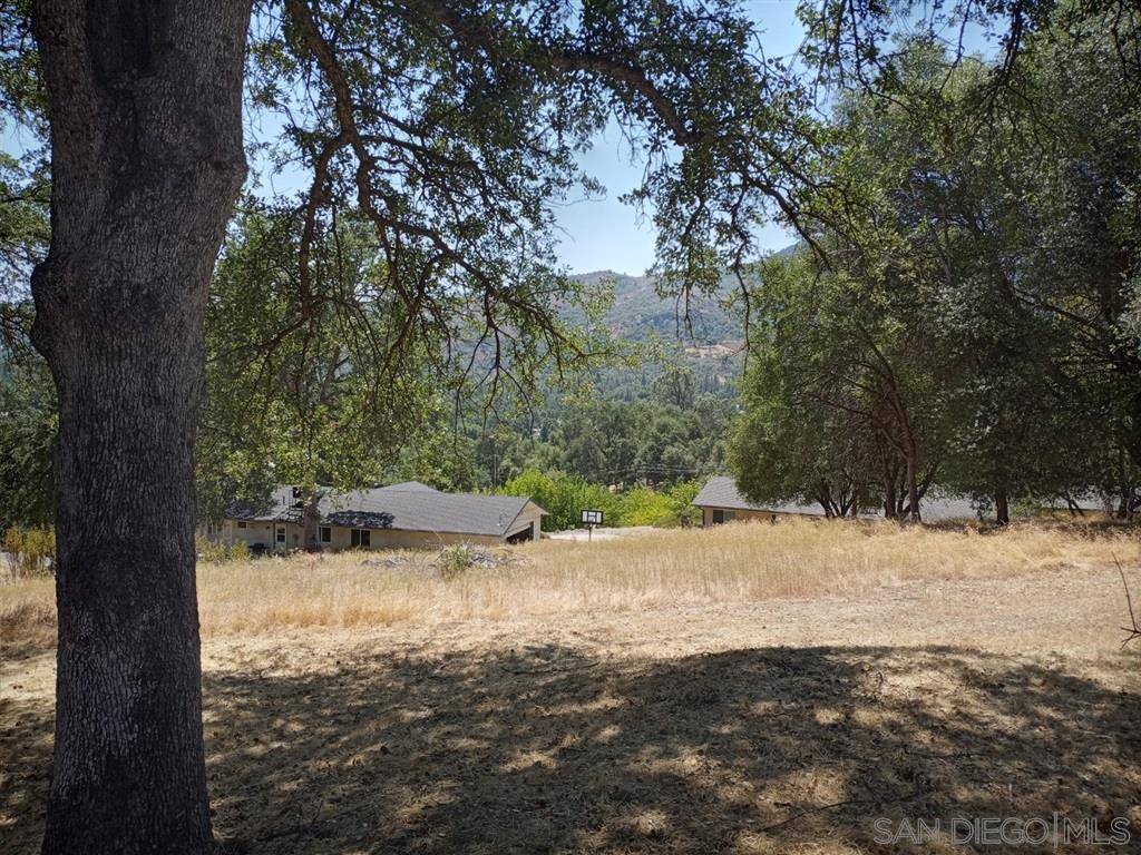 Oakhurst, CA 93644,0000 Live Oak Dr #0