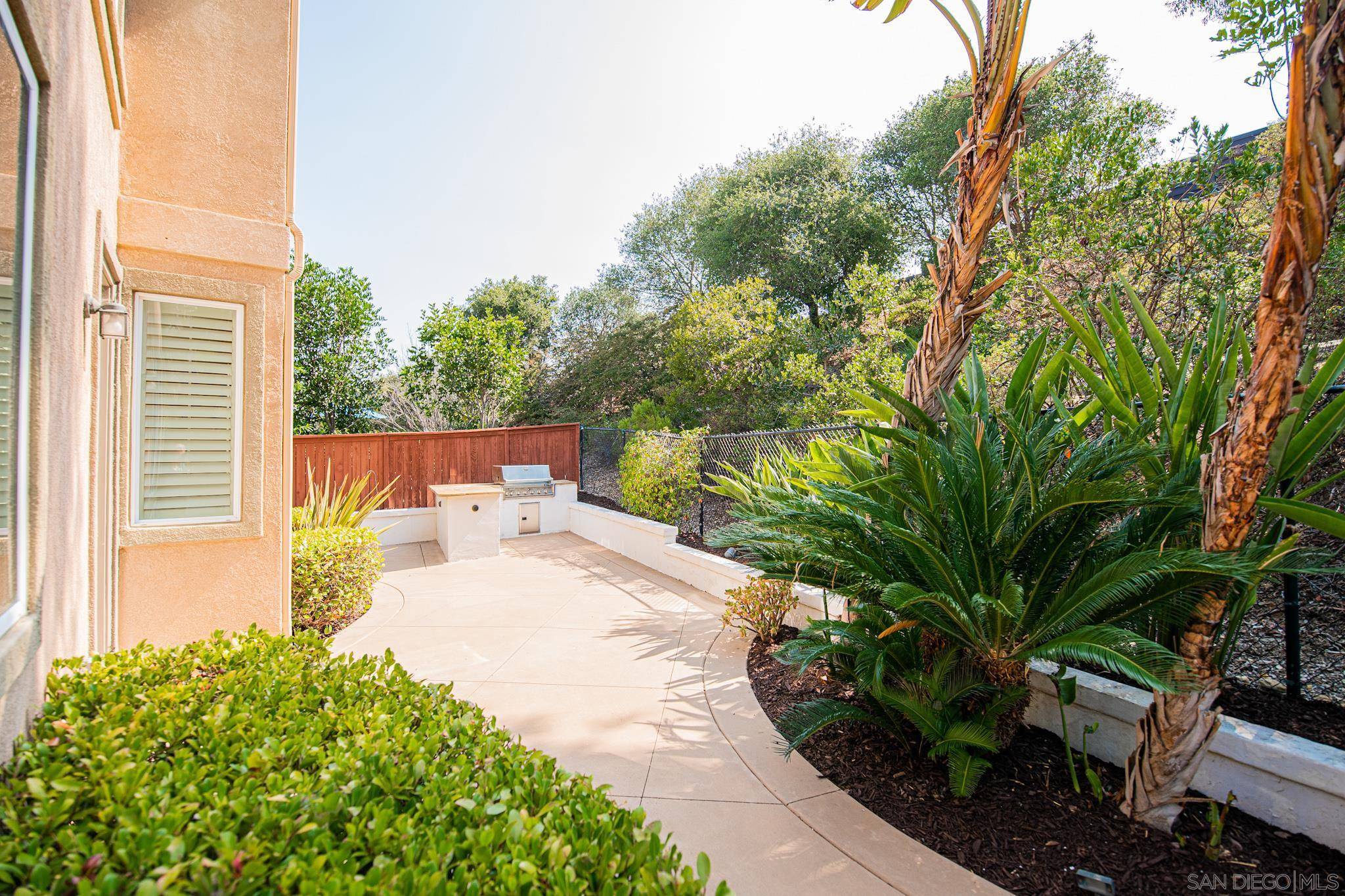 Carlsbad, CA 92010,5611 Foxtail Loop