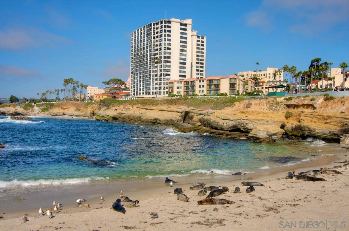 La Jolla, CA 92037,939 Coast Blvd #3A