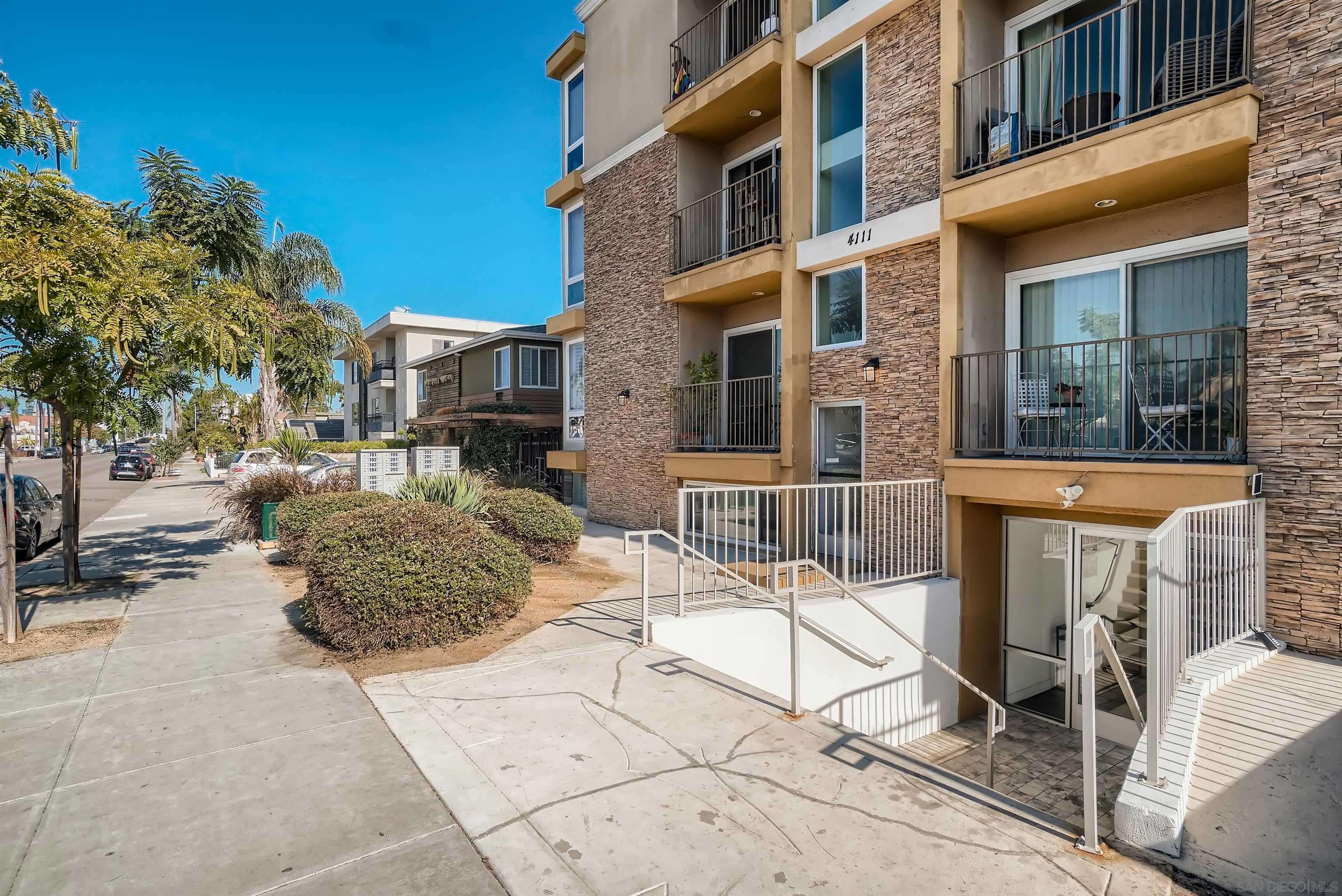 San Diego, CA 92104,4111 Illinois St #303