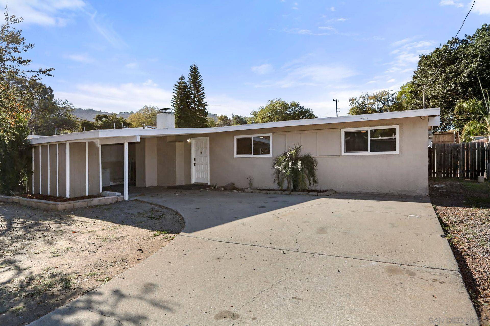 Santee, CA 92071,9240 Bloomdale St