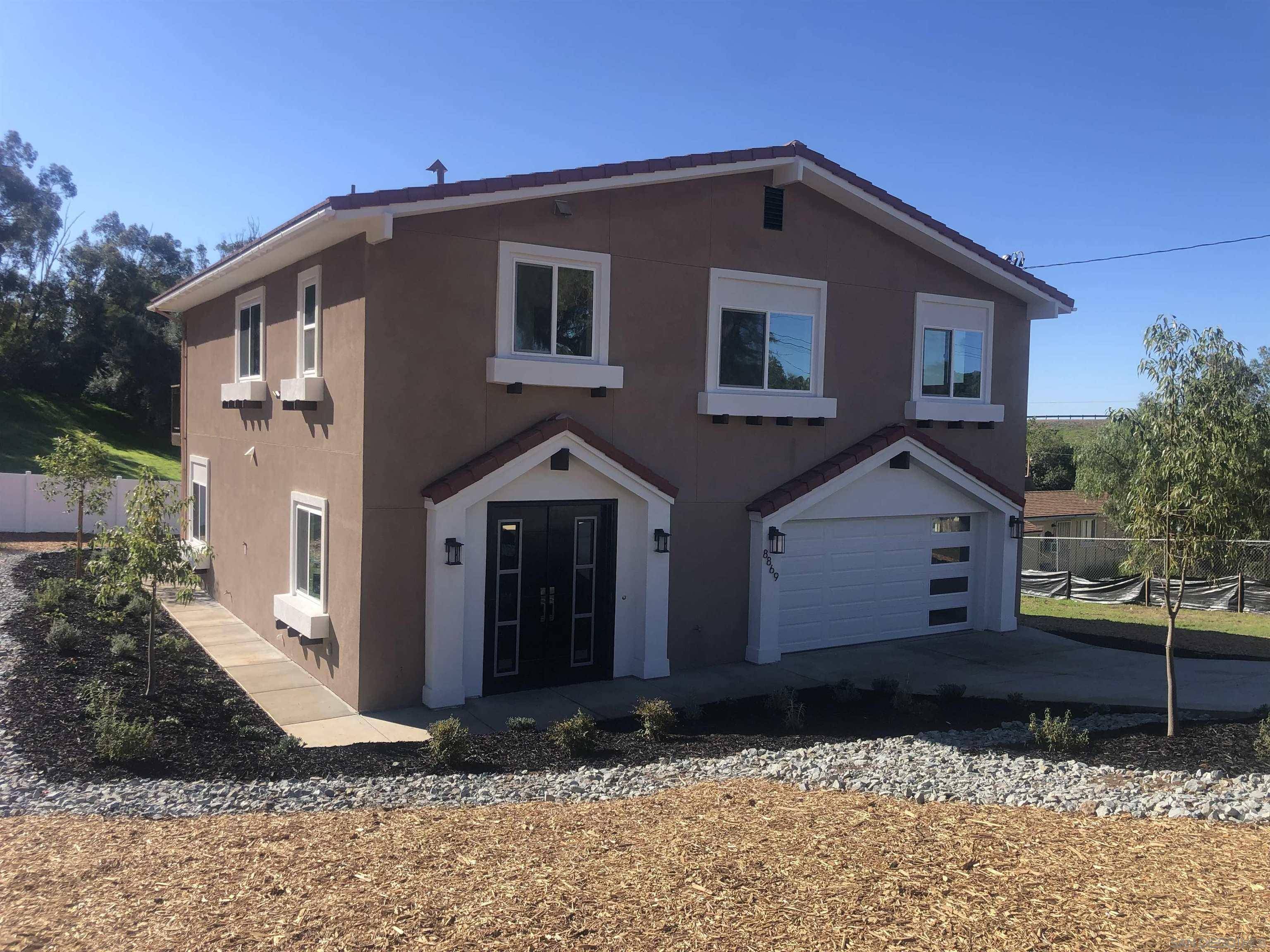 La Mesa, CA 91941,8869 Echo Dr