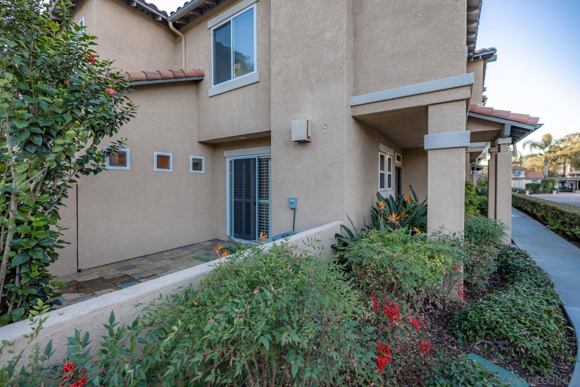 Carlsbad, CA 92009,6372 Citracado Cir