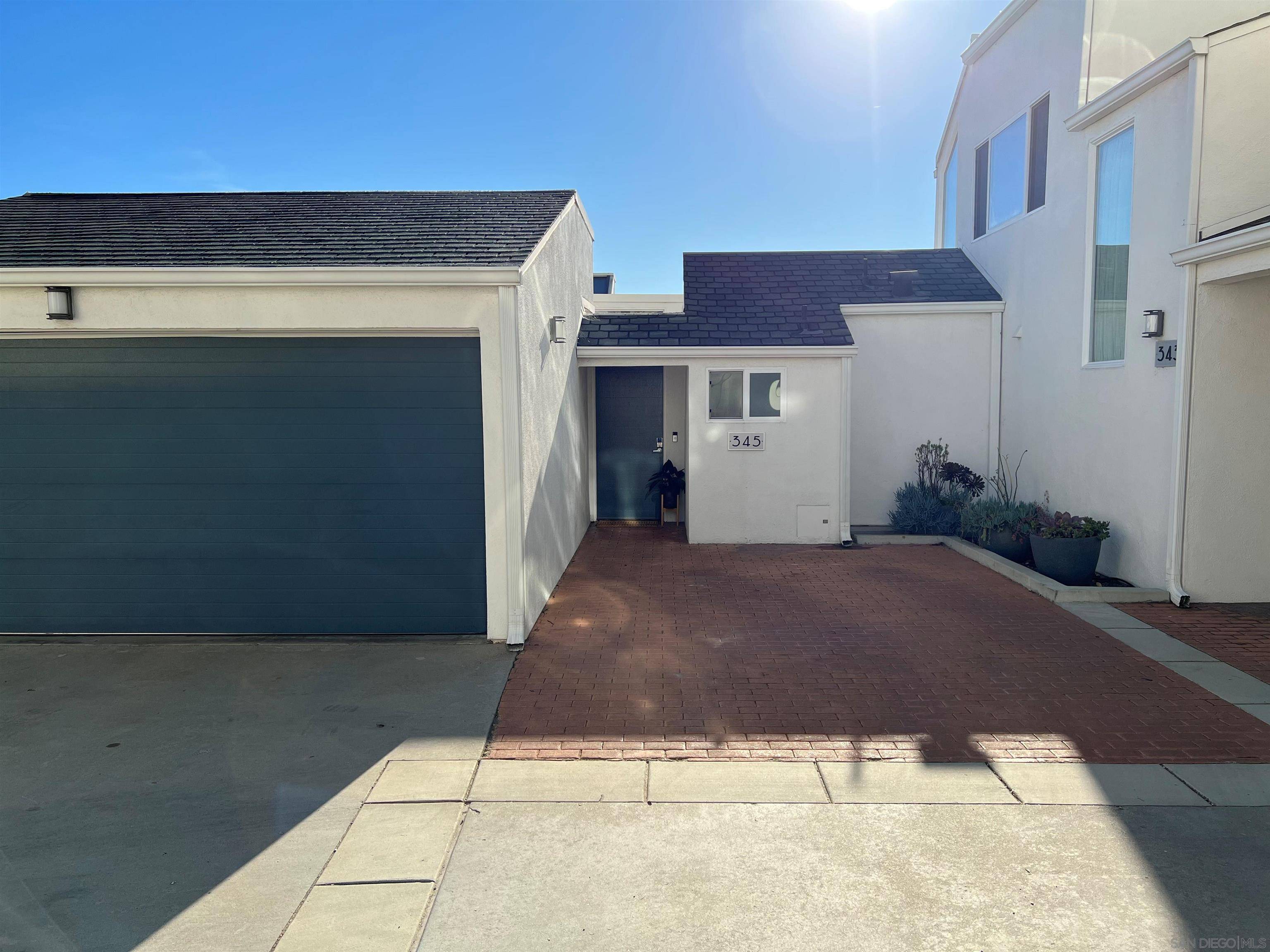 Solana Beach, CA 92075,345 Longden