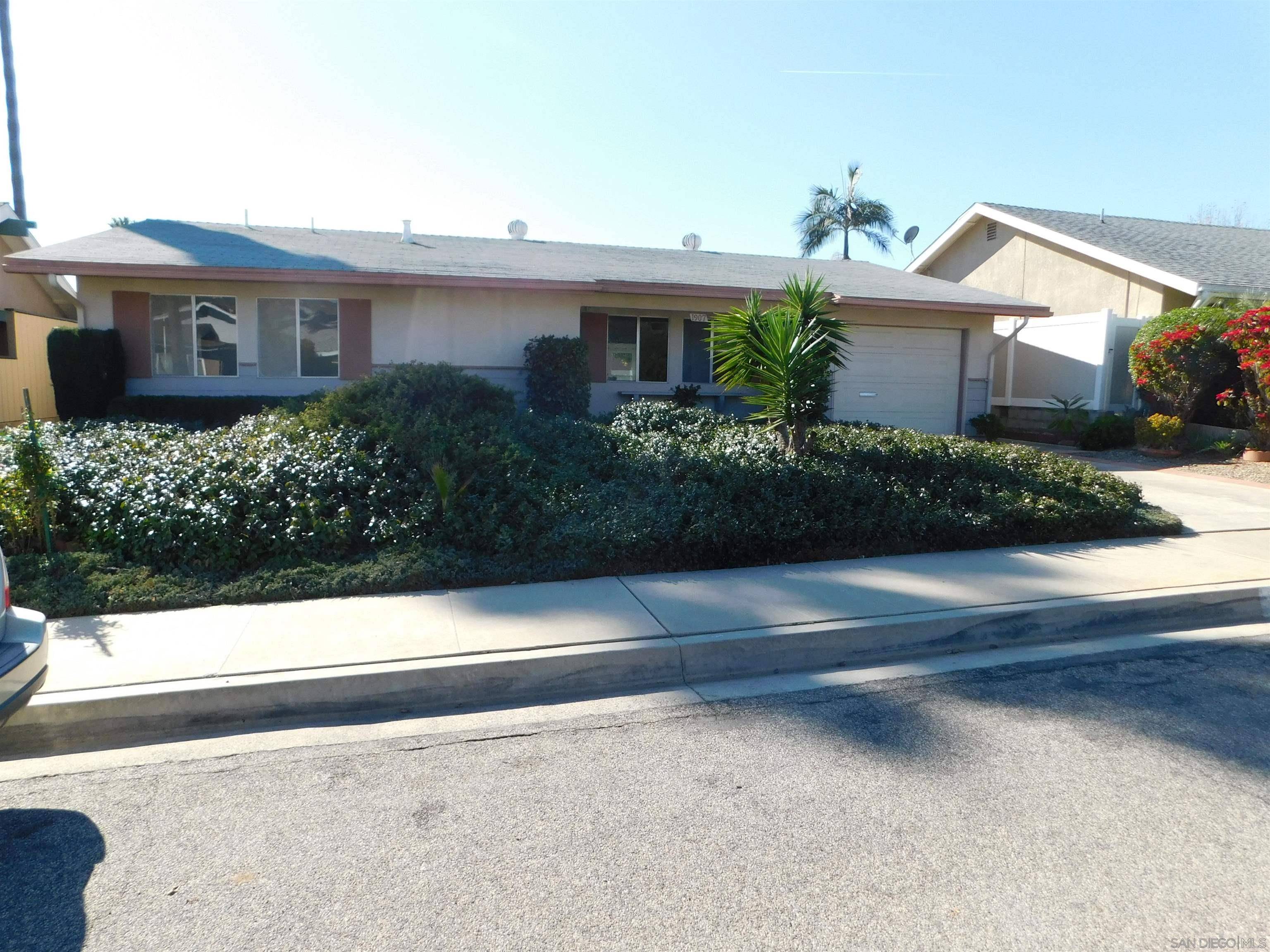 Escondido, CA 92026,1907 Clover Way