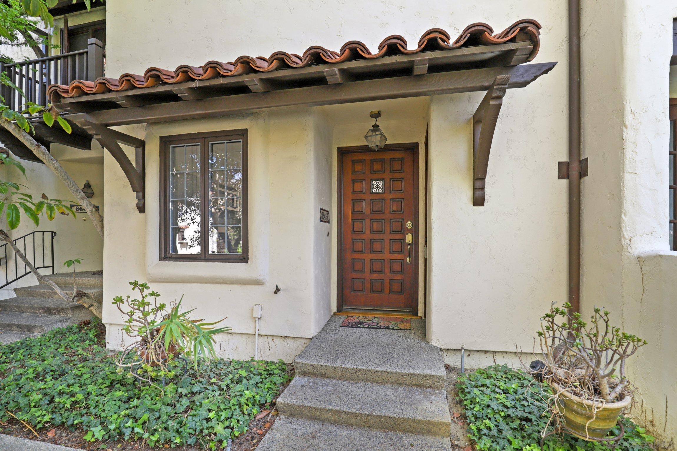 La Jolla, CA 92037,8642 Villa La Jolla Dr #2