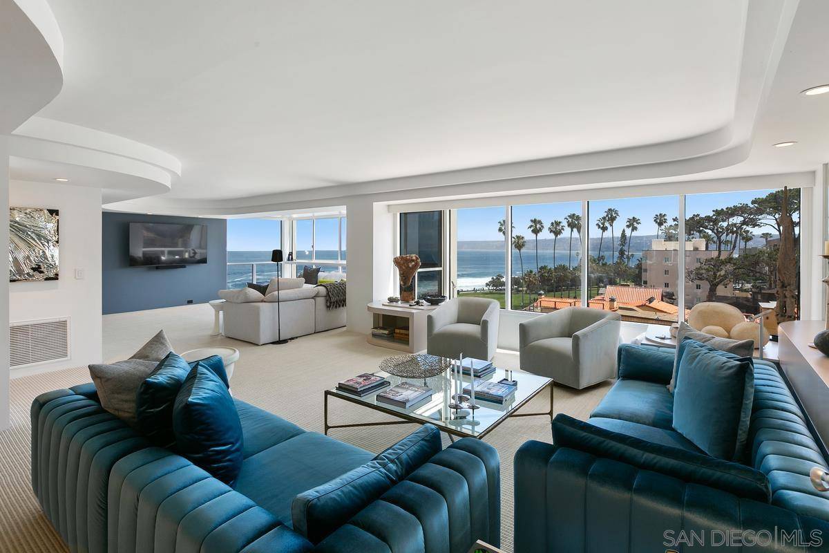 La Jolla, CA 92037,939 Coast Blvd. #8A