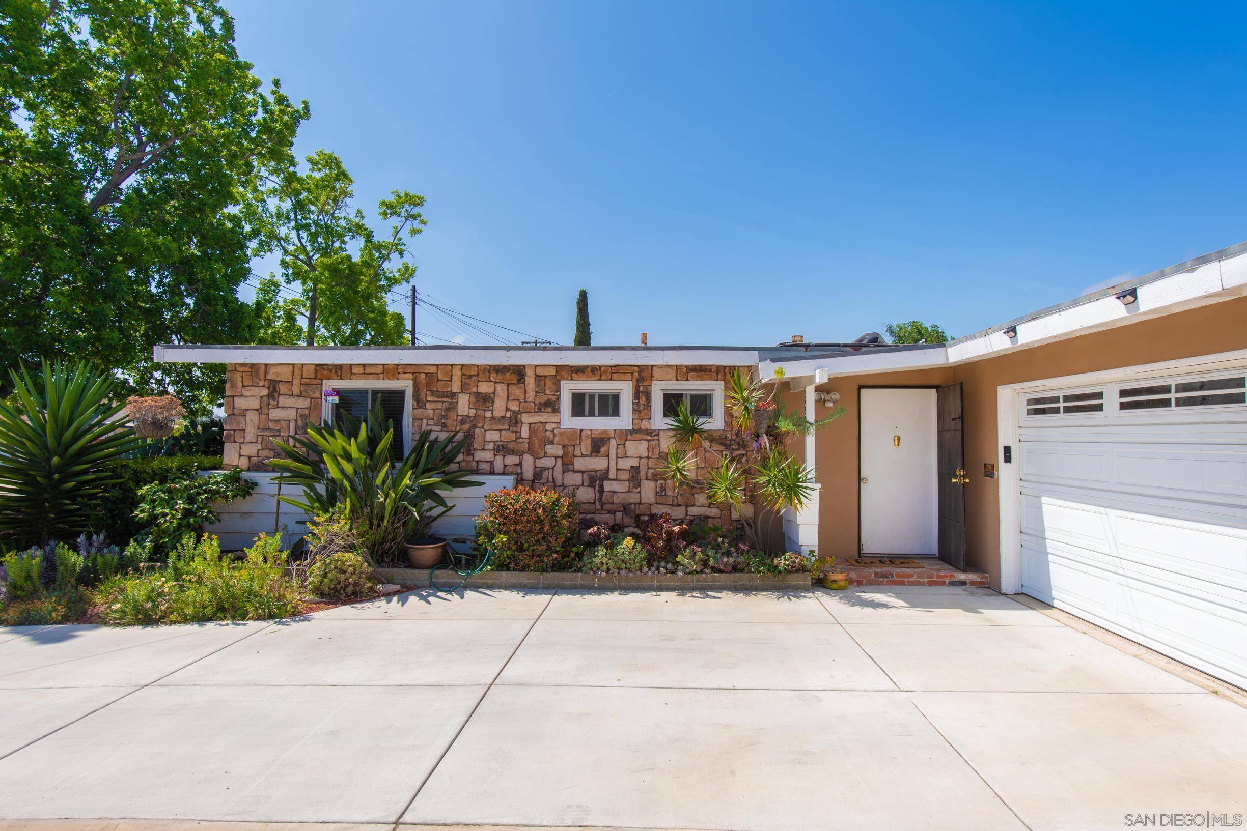 La Mesa, CA 91942,5550 Rab Street