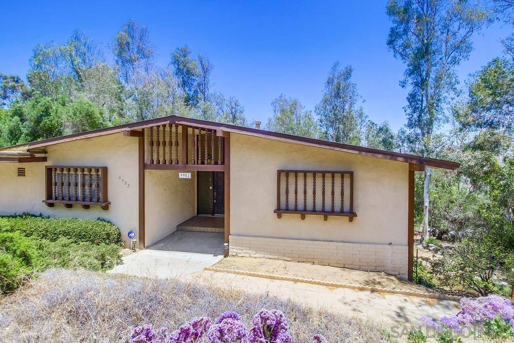 La Mesa, CA 91941,9902 Shadow Road