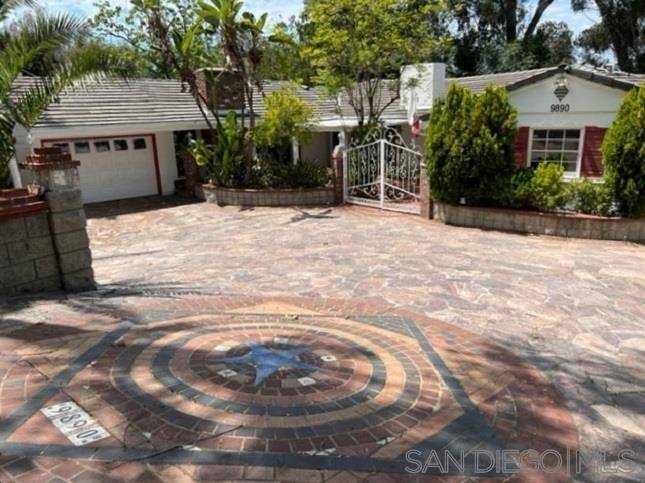 La Mesa, CA 91941,9890 Shadow Rd