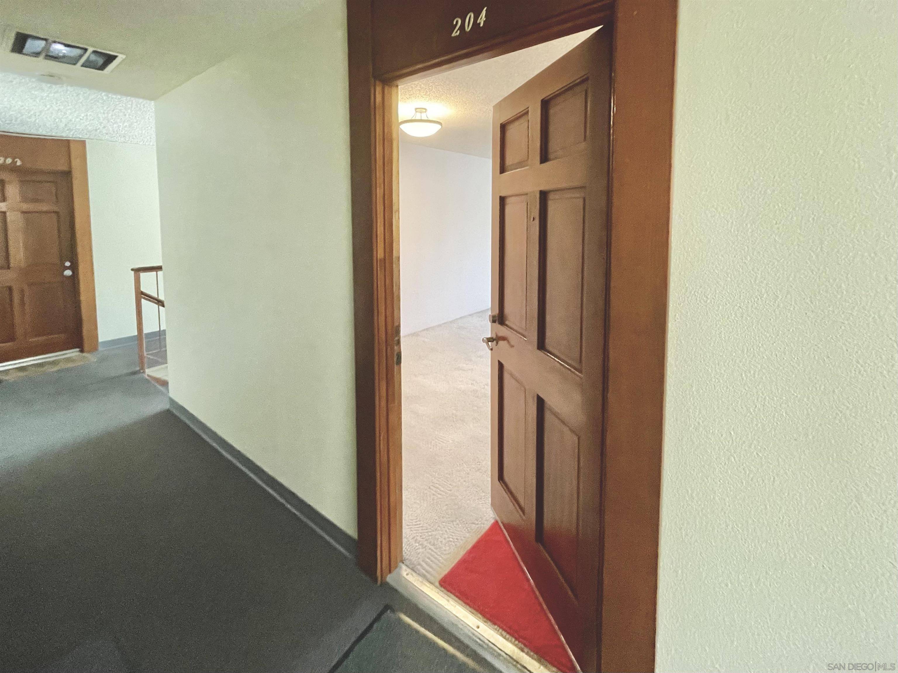 La Mesa, CA 91942,8000 University Ave #204