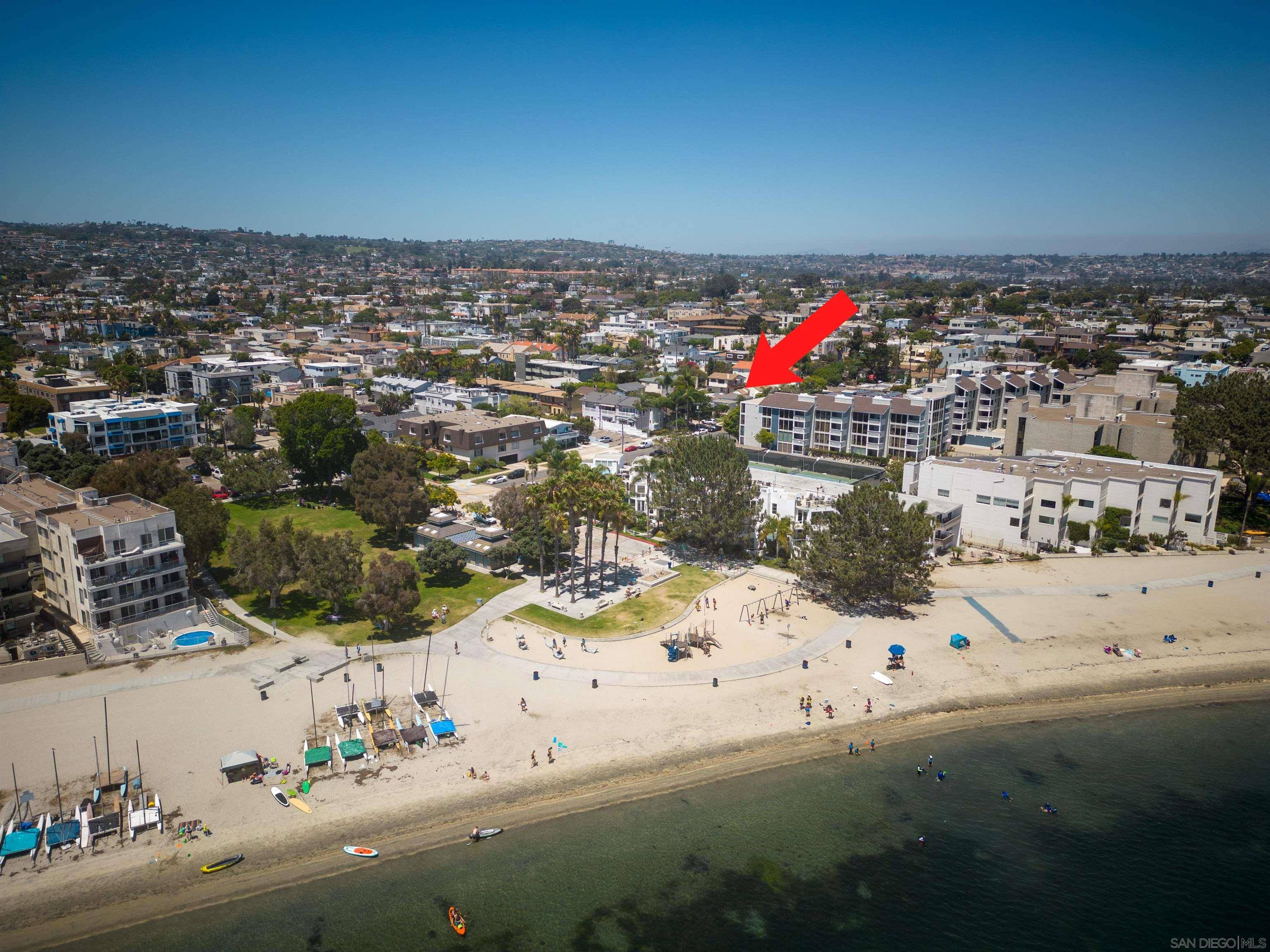 San Diego, CA 92109,1350-54 La Palma St