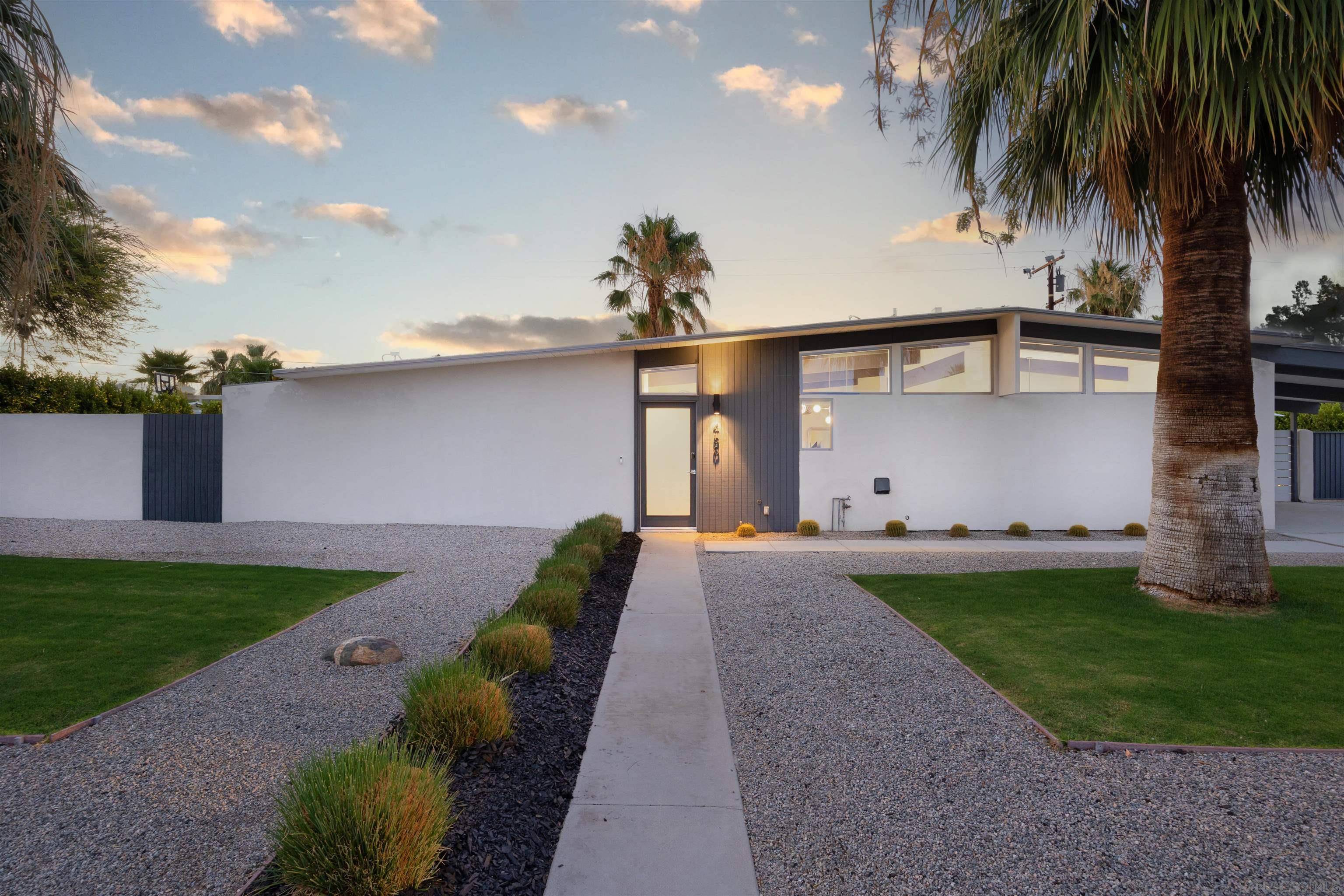 Palm Springs, CA 92262,450 E Laurel Circle