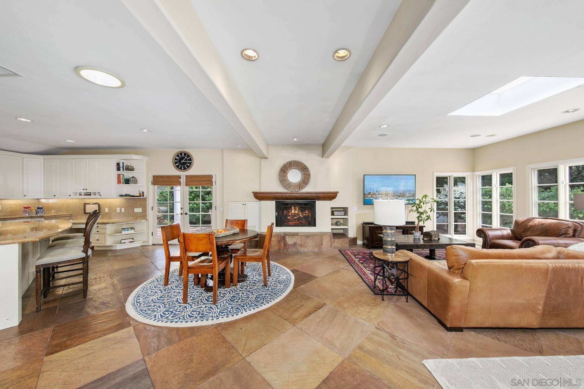 Rancho Santa Fe, CA 92067,5850 San Elijo