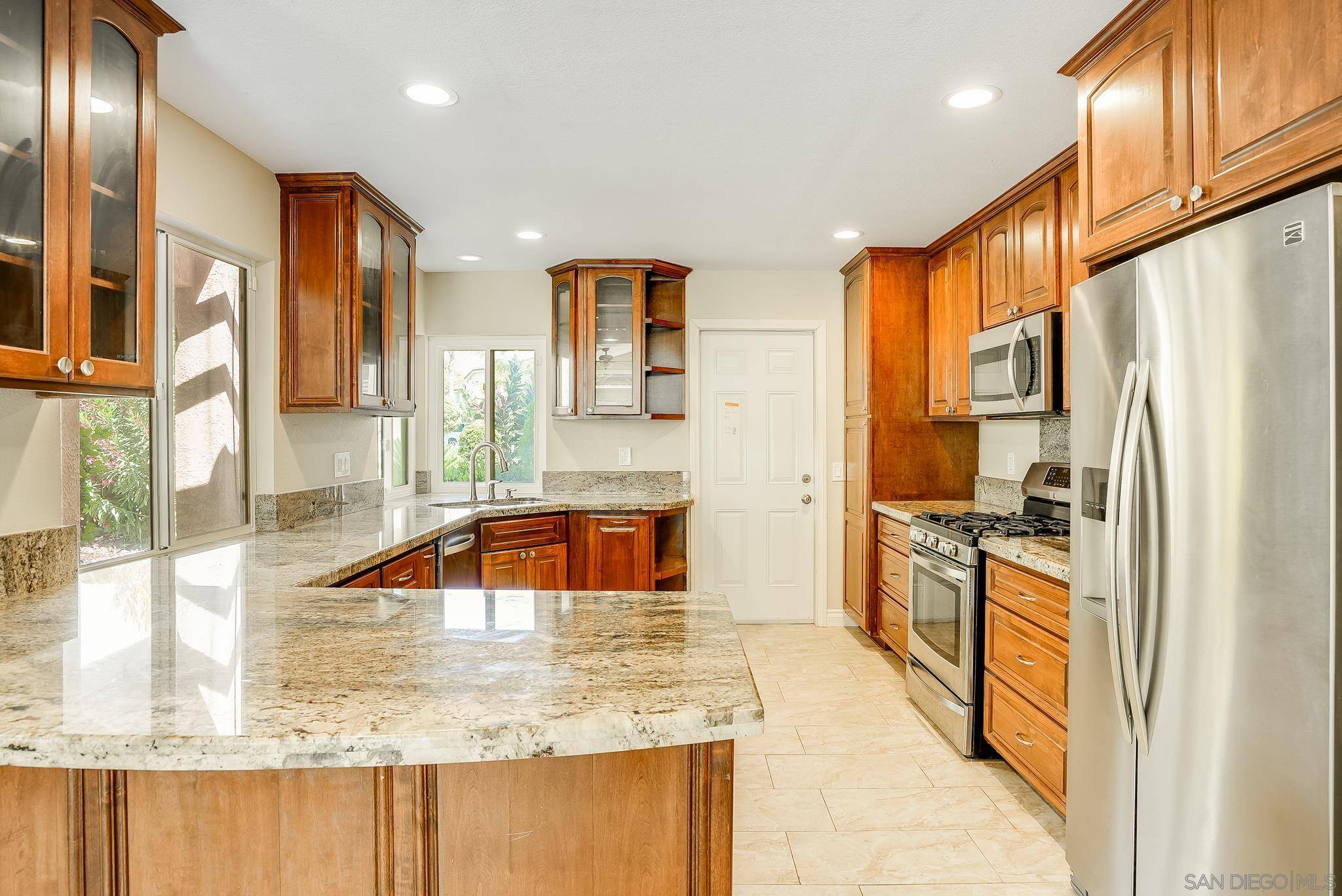 Oceanside, CA 92056,1788 Corta Cresta
