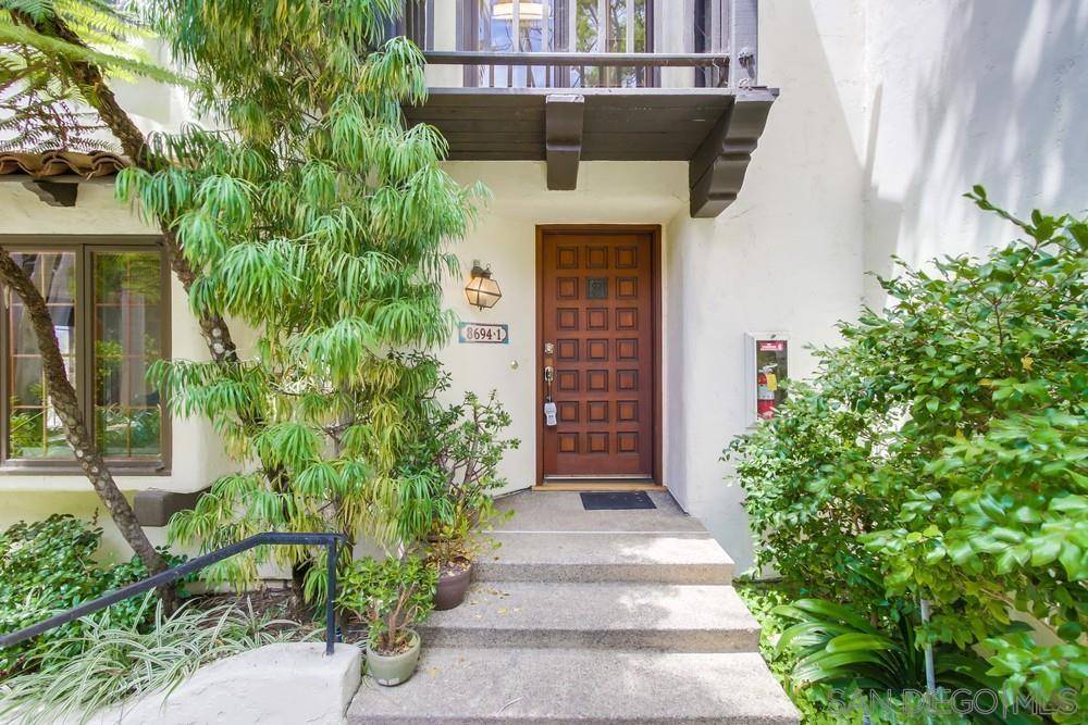 La Jolla, CA 92037,8694 Villa La Jolla Dr #1