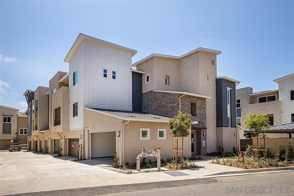 Carlsbad, CA 92009,6042 Colt Place #204