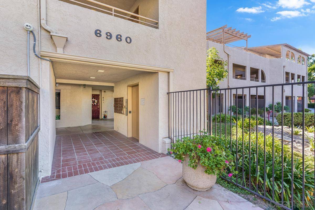 San Diego, CA 92119,6960 Hyde Park Dr #22