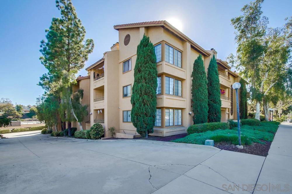 La Mesa, CA 91942,5649 Lake Park Way #107