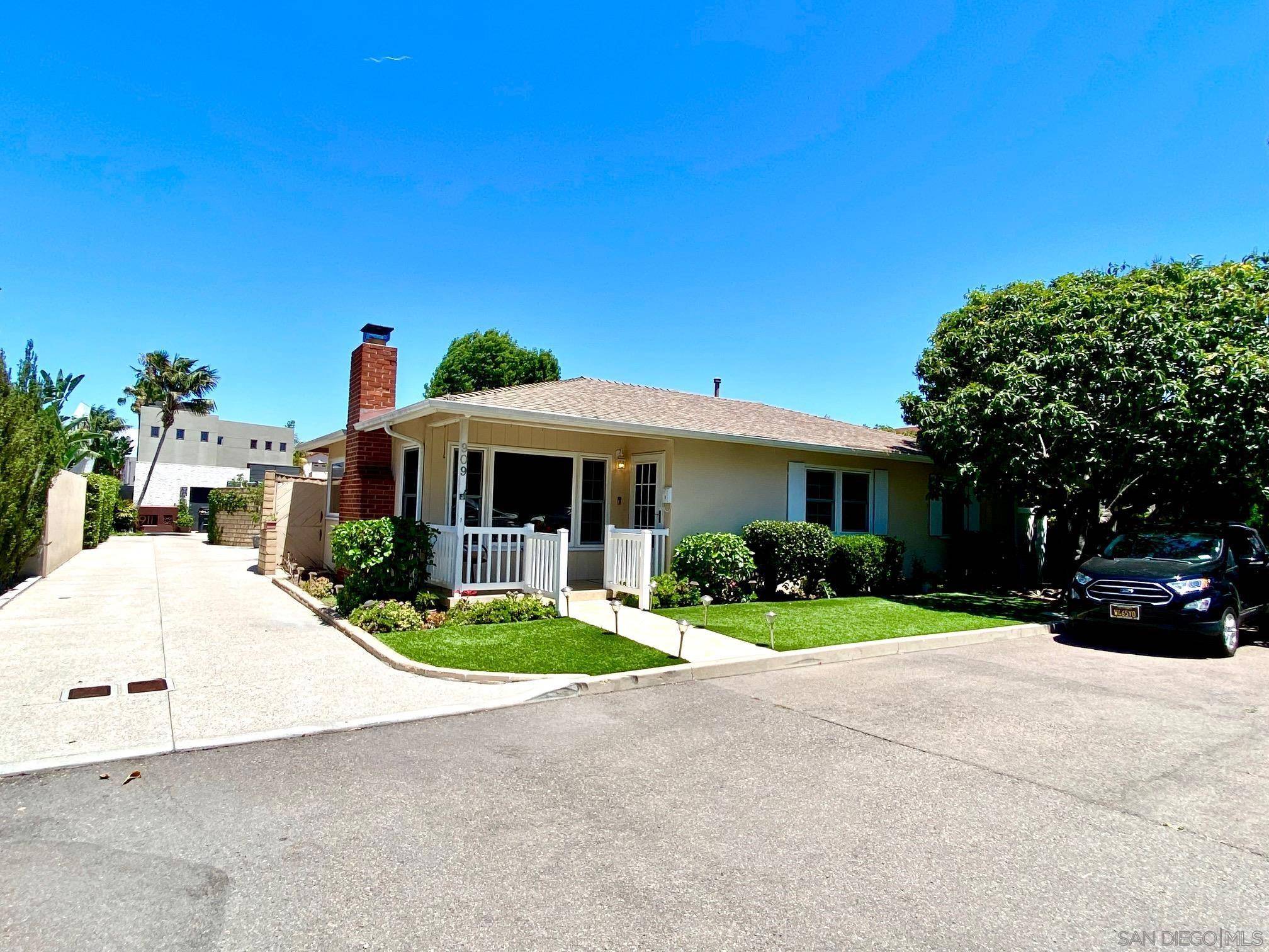 Coronado, CA 92118,909 1st Street