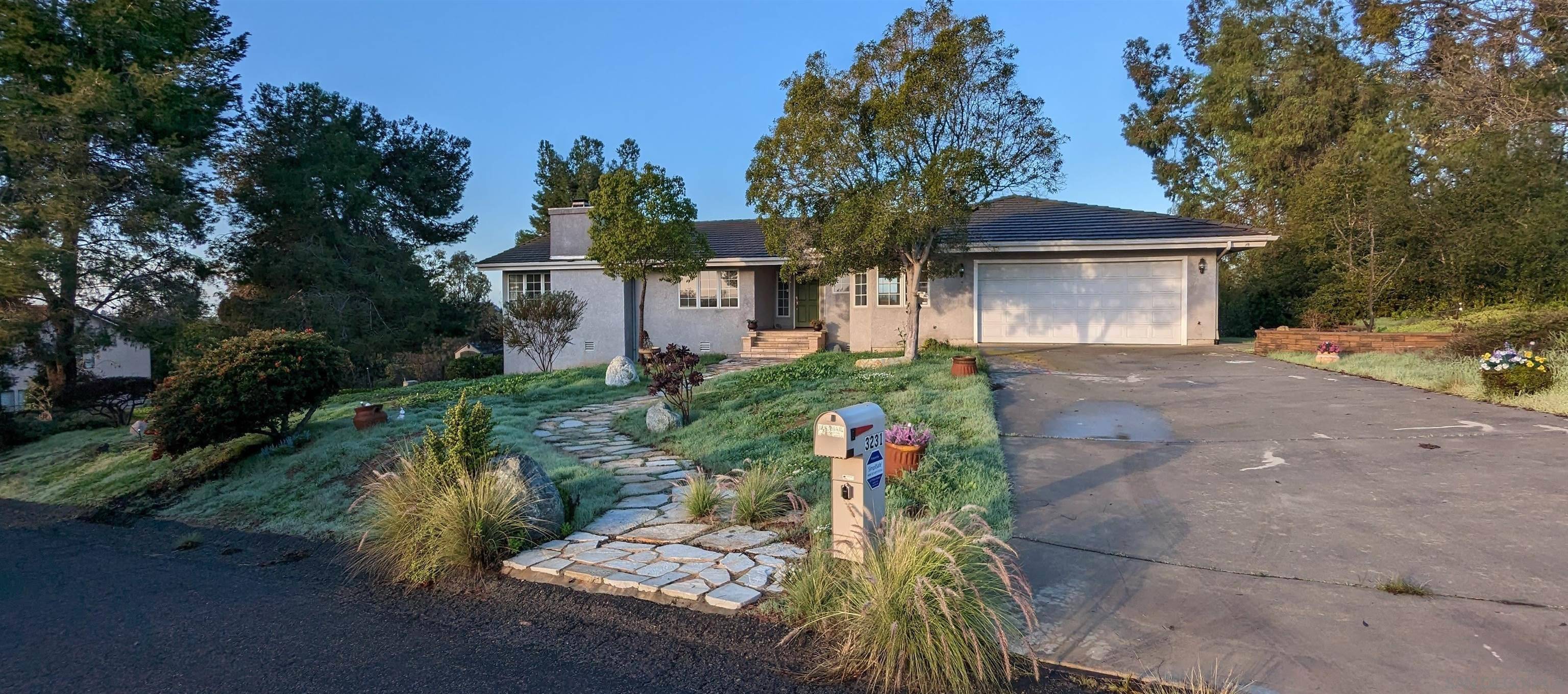 Fallbrook, CA 92028,3231 Los Verdes Dr