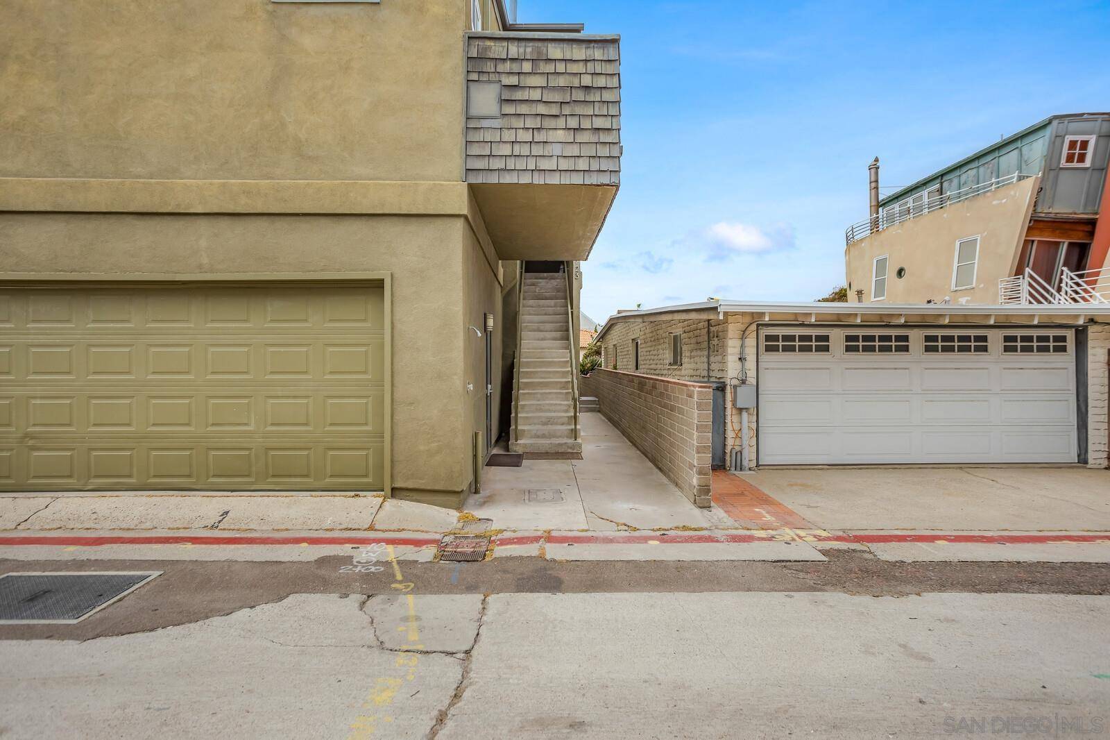 San Diego, CA 92109,723-725 Balboa Ct