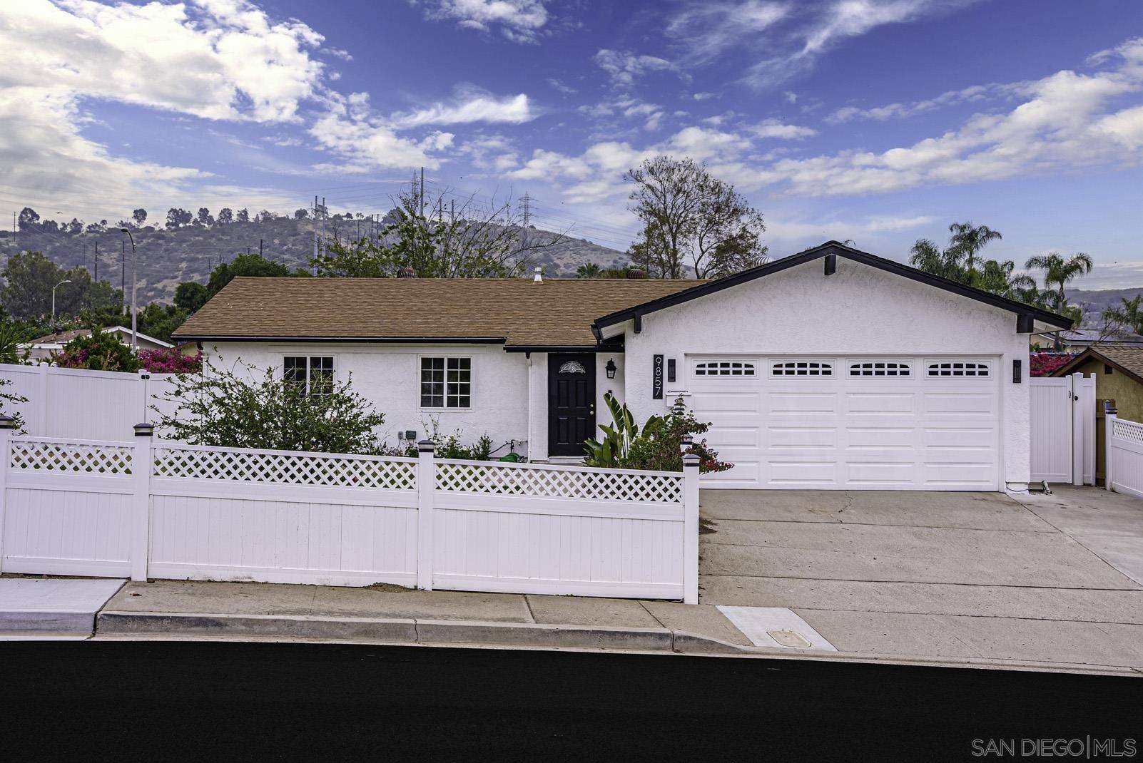 Lakeside, CA 92040,9857 Colt Ln