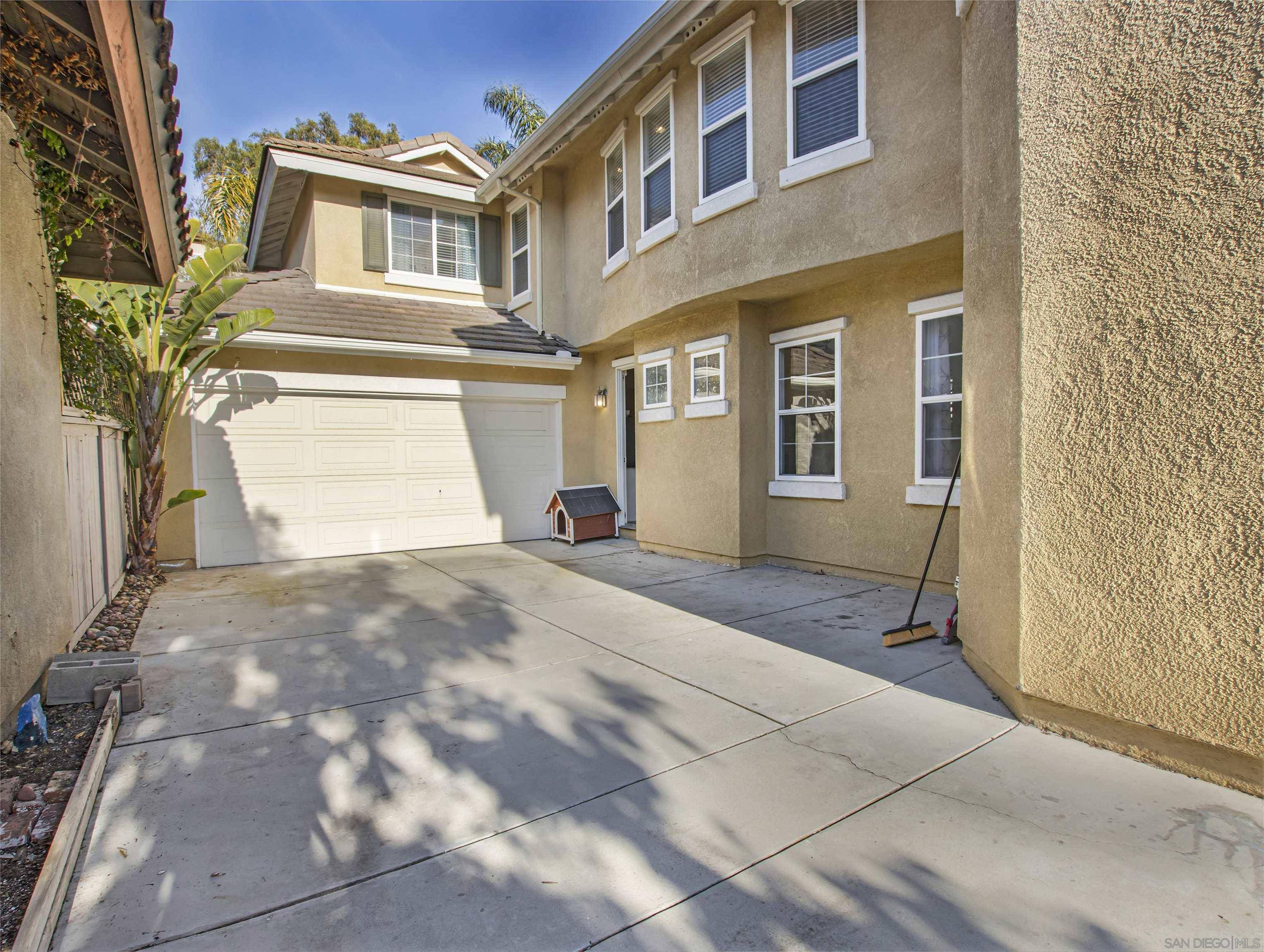 Carlsbad, CA 92011,6572 Red Knot St