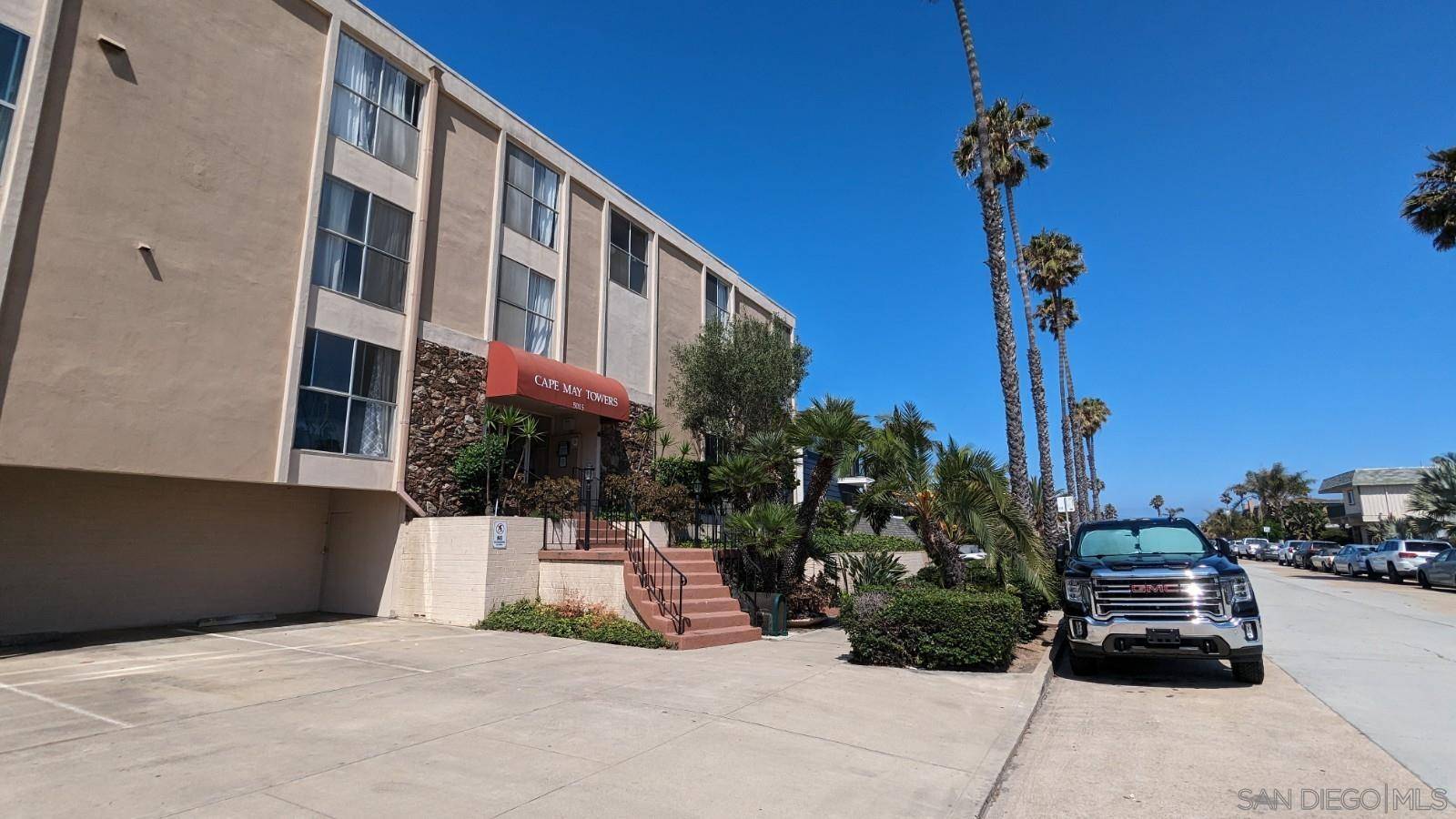 San Diego, CA 92107,5015 Cape May Ave #211