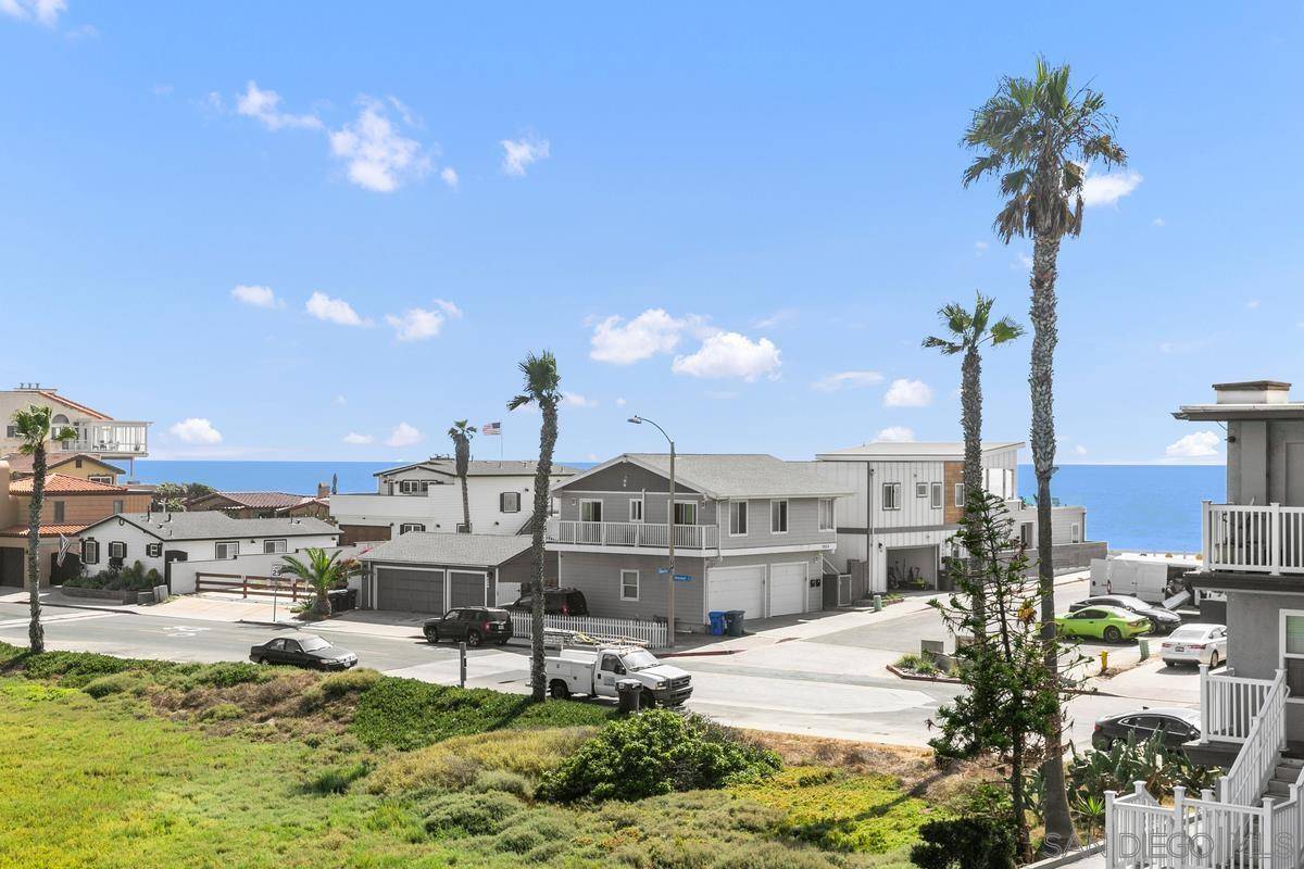 Imperial Beach, CA 91932,1111 Seacoast Drive #52