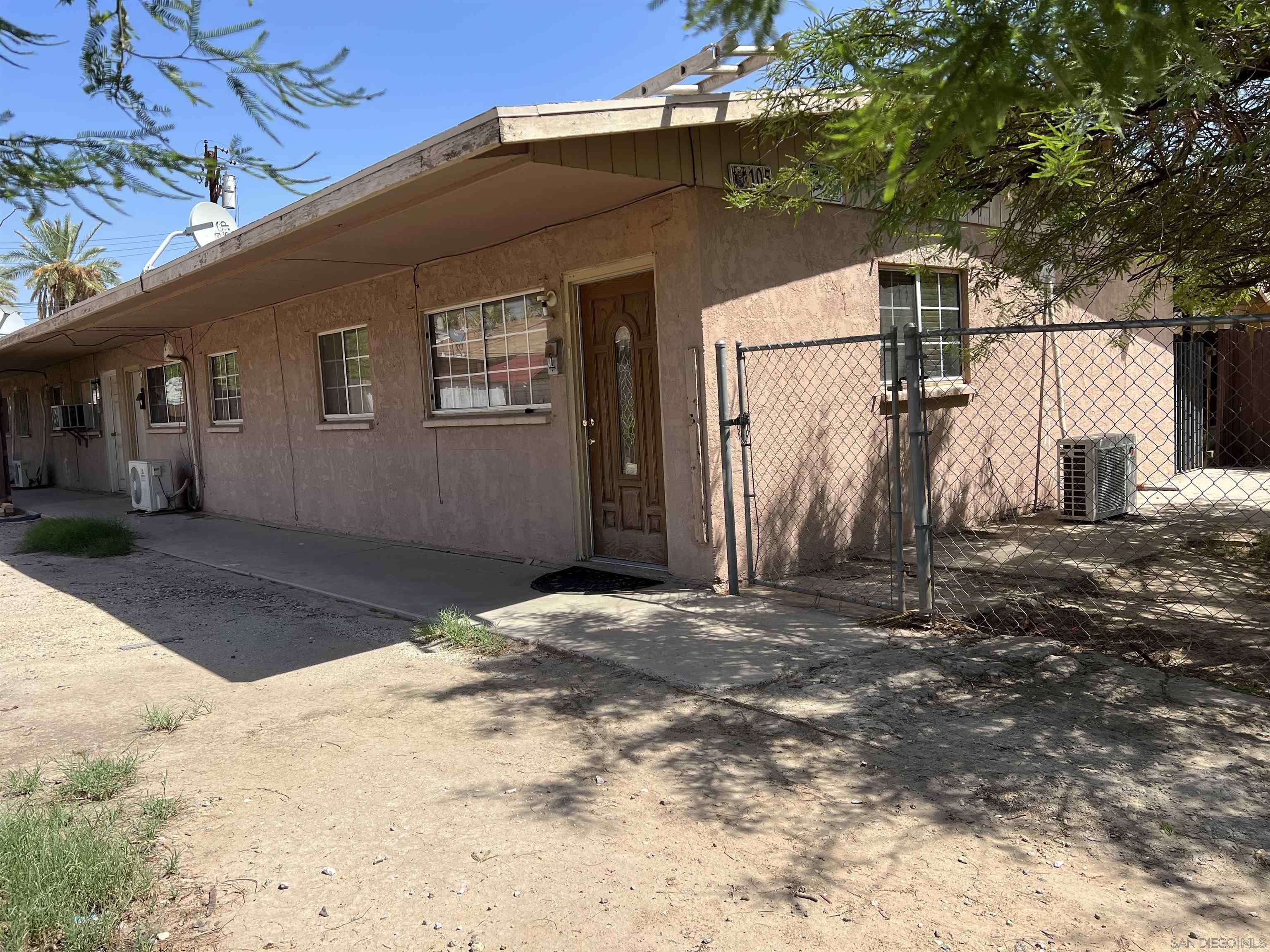 Calexico, CA 92231,105 8Th St