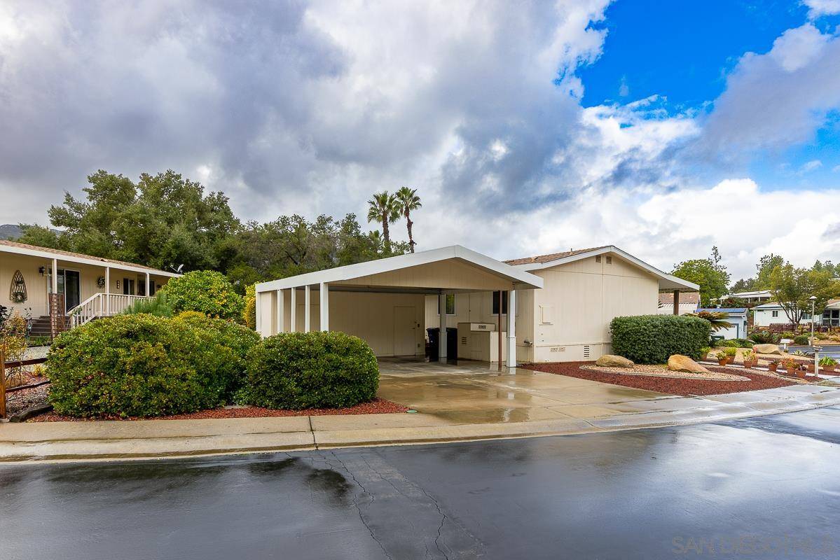 Escondido, CA 92026,8975 Lawrence Welk Dr #SPC 413