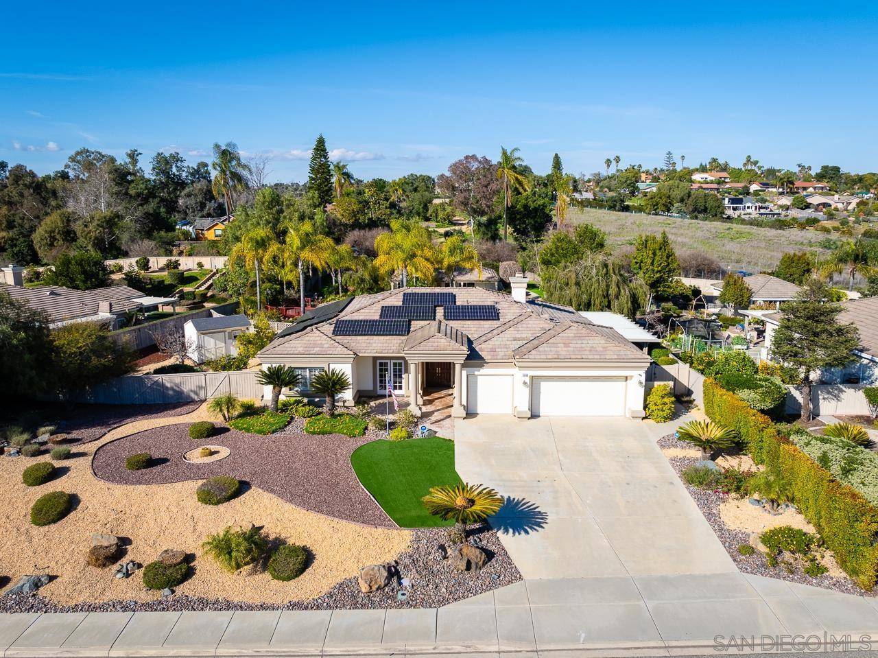 Fallbrook, CA 92028,2048 Avocado Knoll Ln