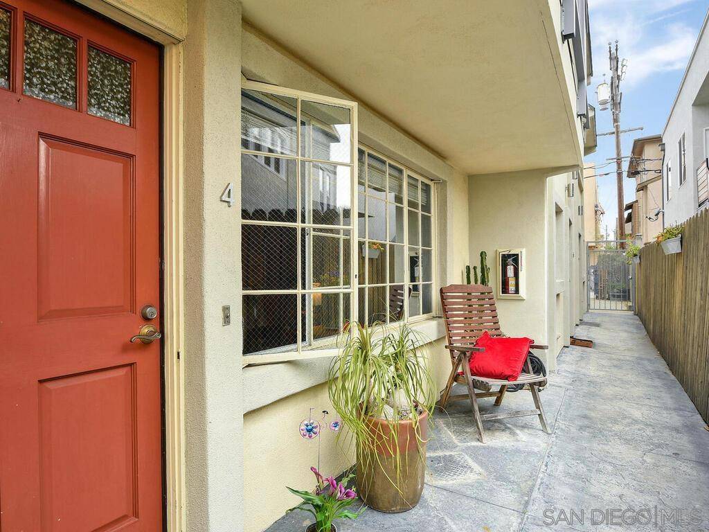 San Diego, CA 92103,4057 Brant St #4