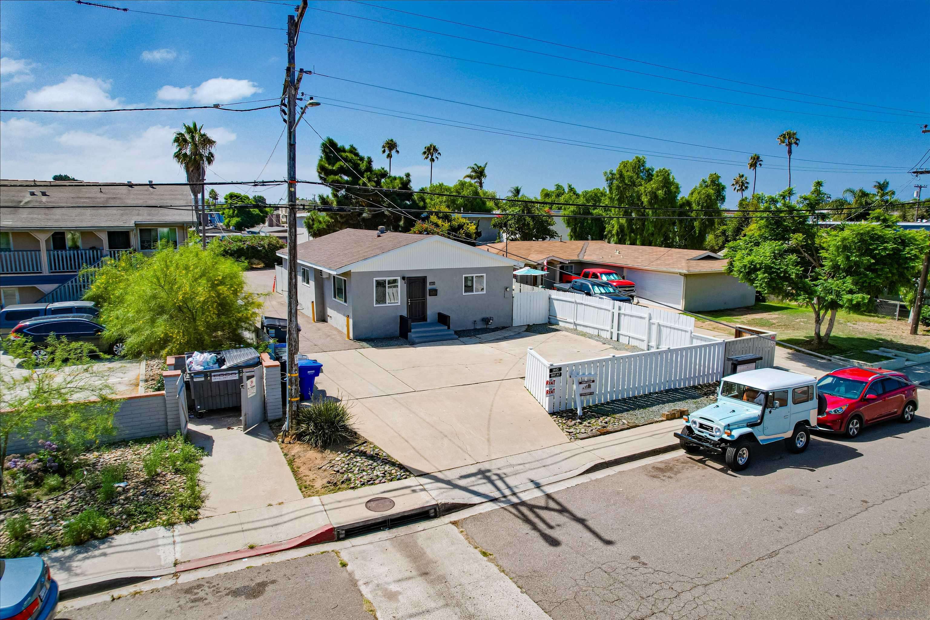 Imperial Beach, CA 91932,1443 & 1447 Holly Avenue