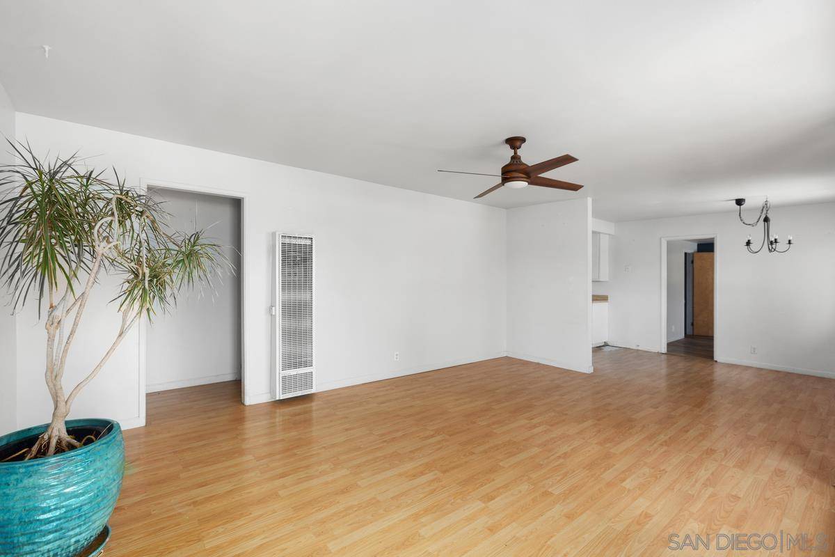 San Diego, CA 92117,4626 Derrick Dr